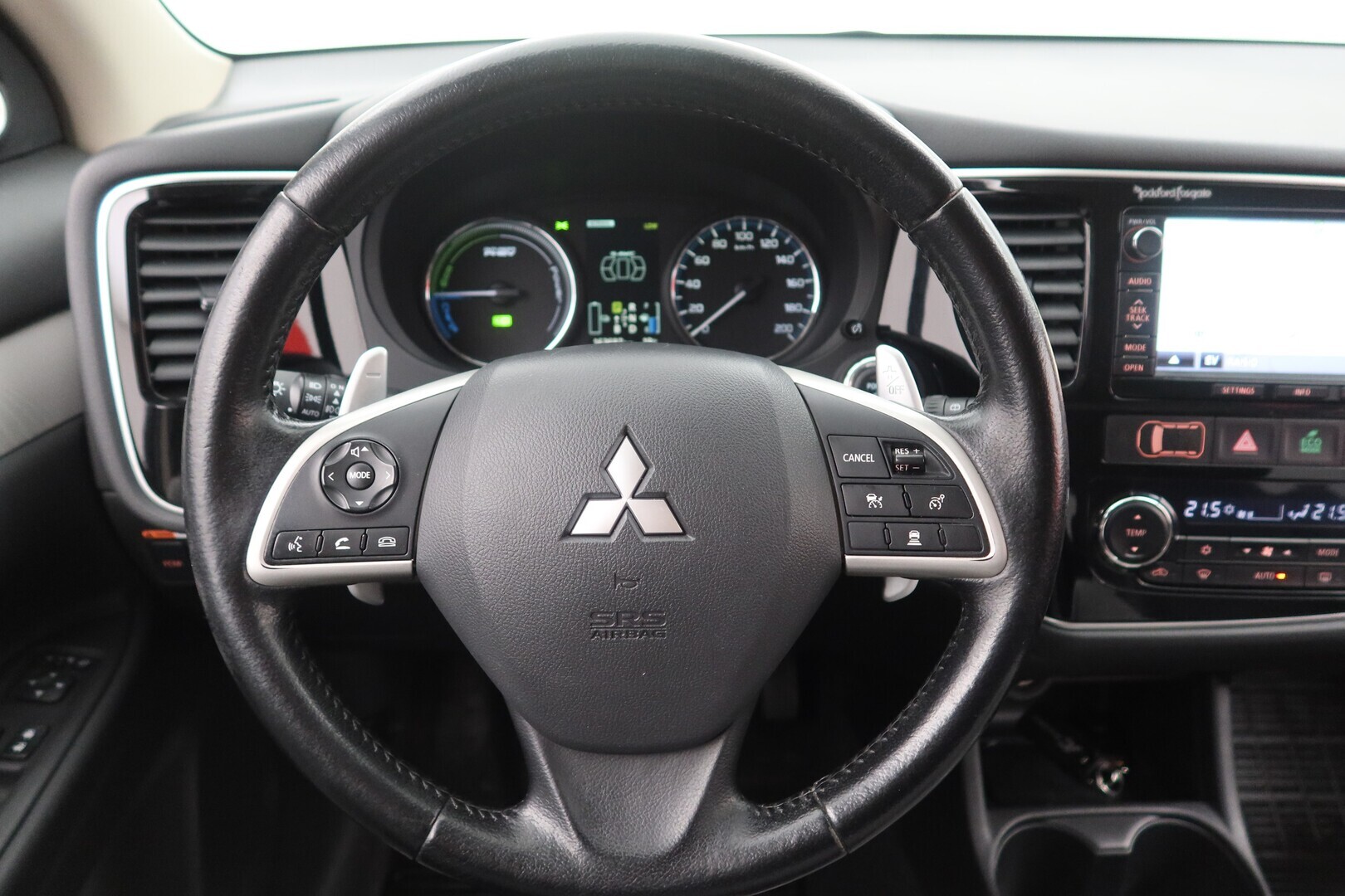 MITSUBISHI Outlander PHEV 2014