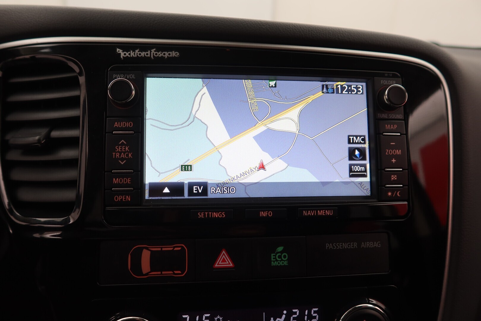 MITSUBISHI Outlander PHEV 2014