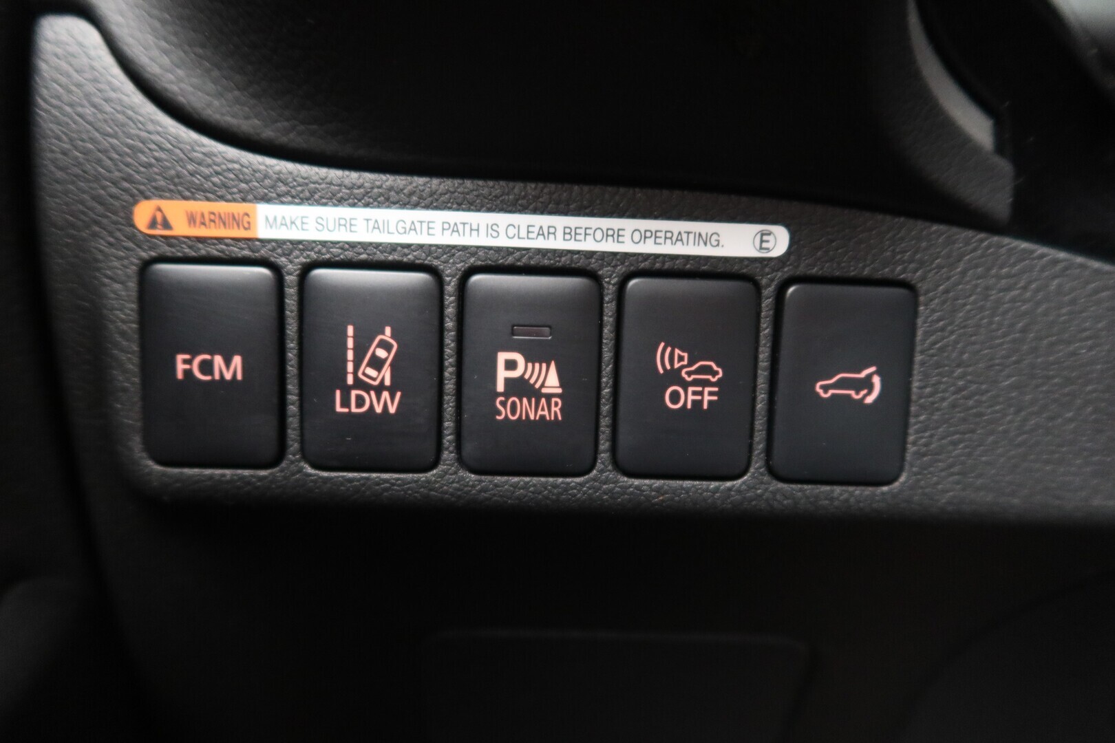 MITSUBISHI Outlander PHEV 2014