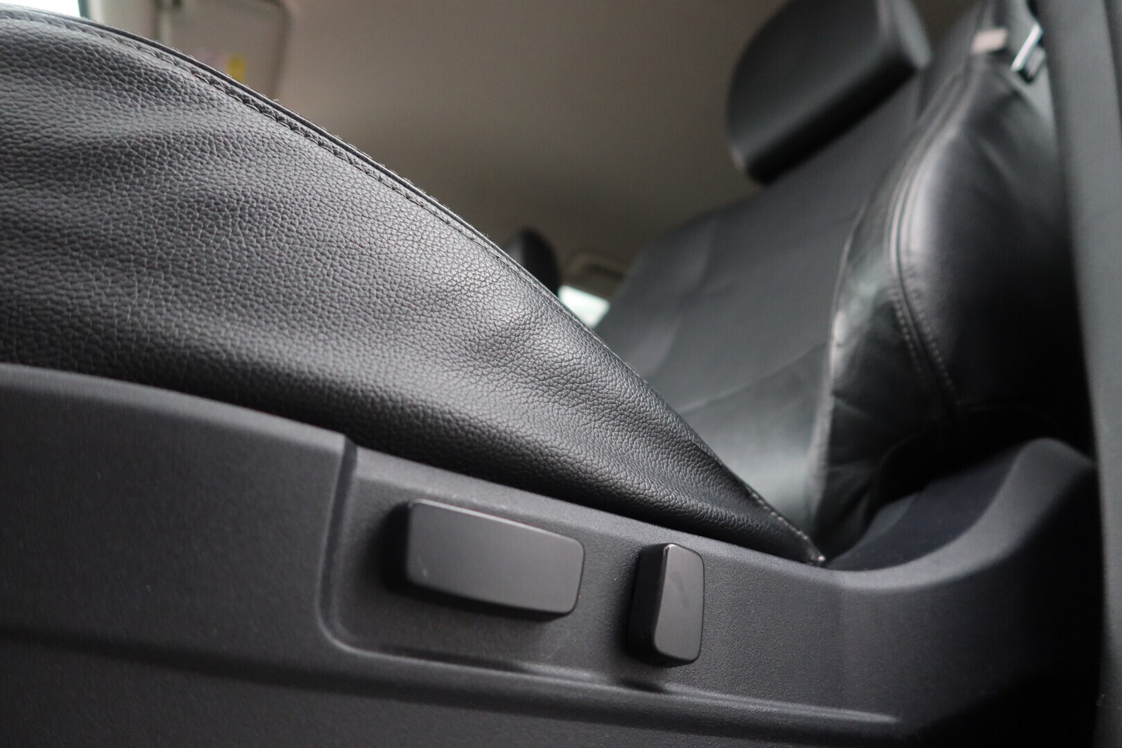 MITSUBISHI Outlander PHEV 2014