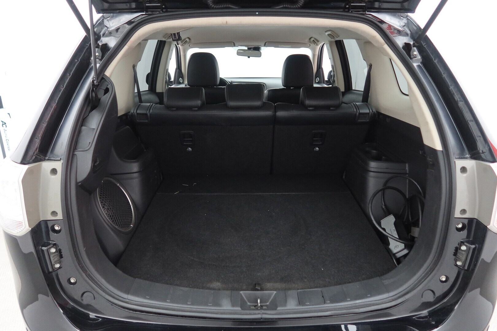 MITSUBISHI Outlander PHEV 2014