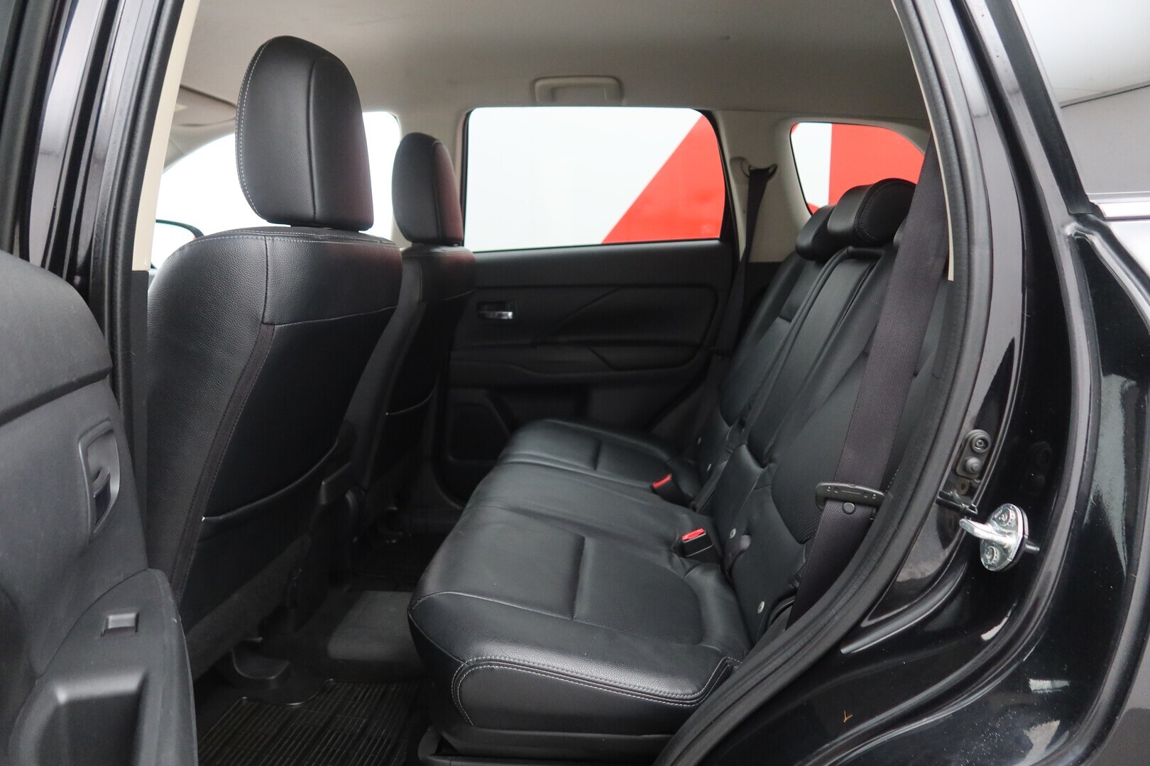 MITSUBISHI Outlander PHEV 2014