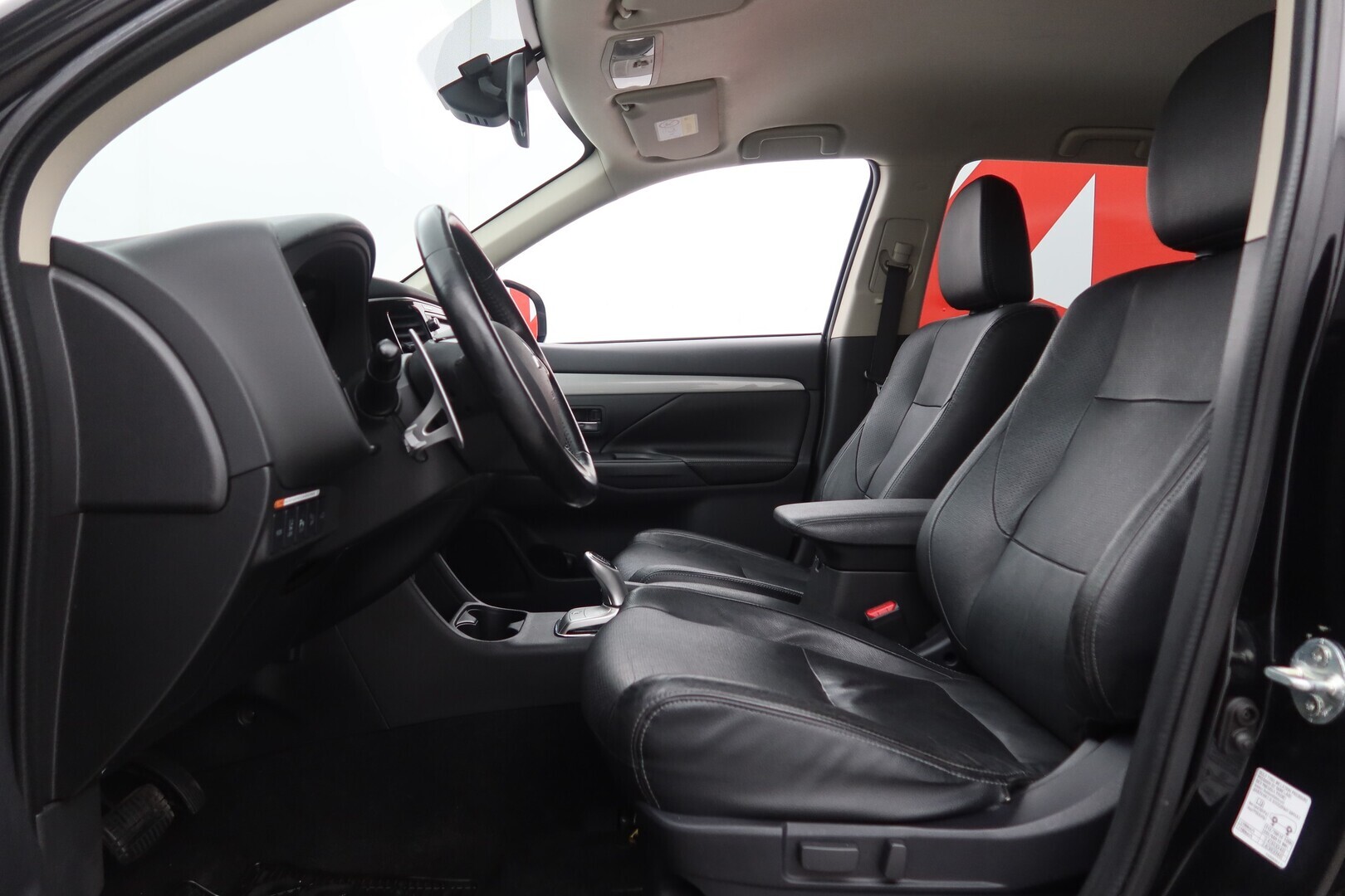 MITSUBISHI Outlander PHEV 2014