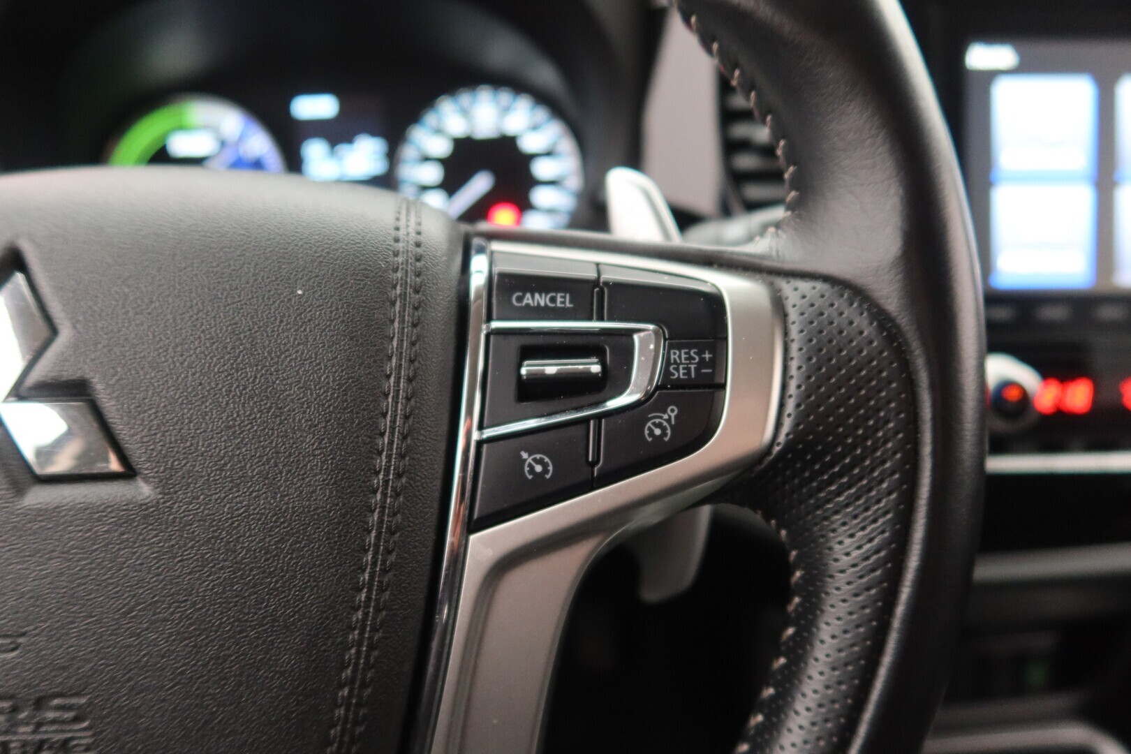 MITSUBISHI Outlander PHEV 2020