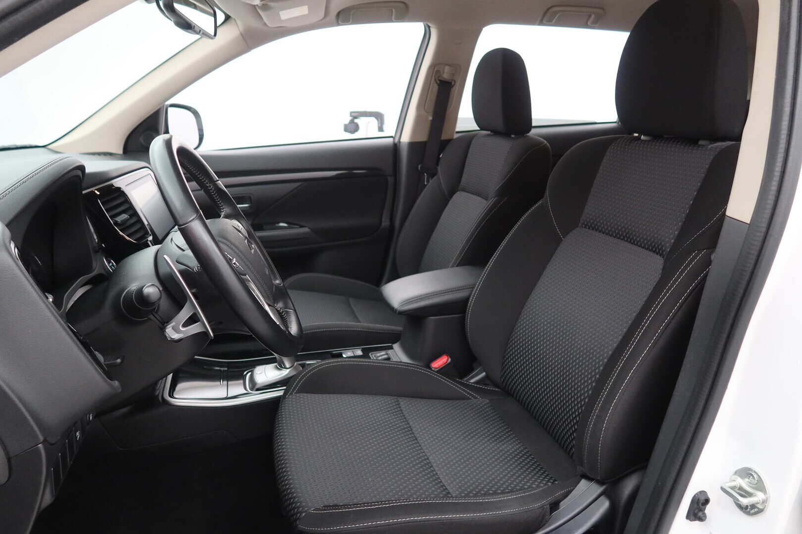 MITSUBISHI Outlander PHEV 2020