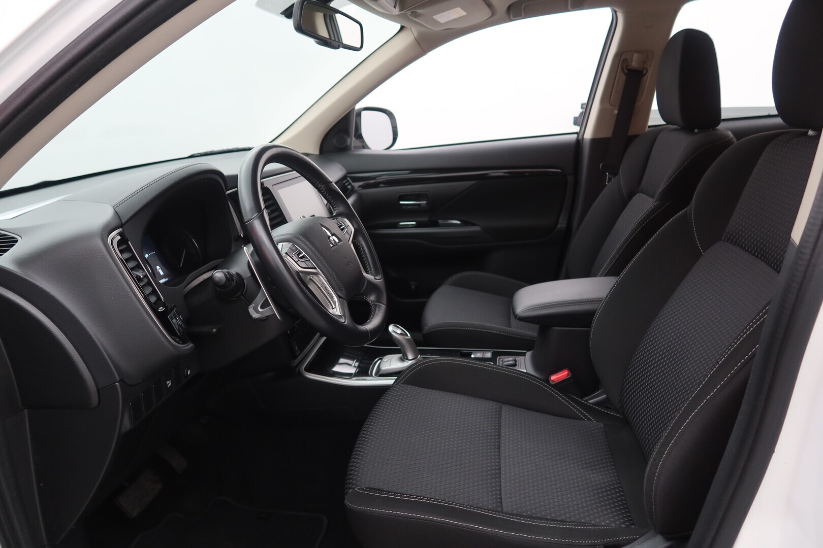 MITSUBISHI Outlander PHEV 2020