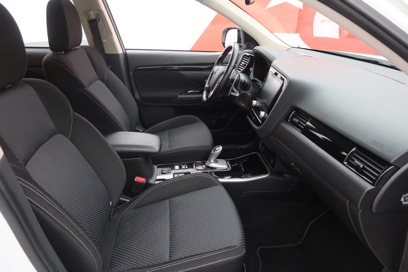 MITSUBISHI Outlander PHEV 2020