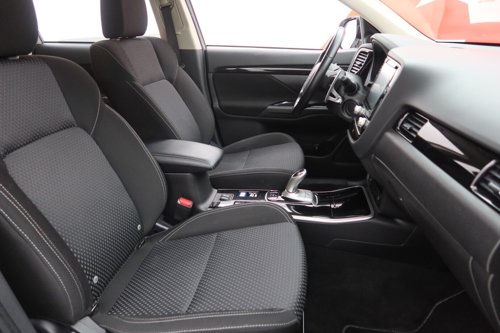 MITSUBISHI Outlander PHEV 2020