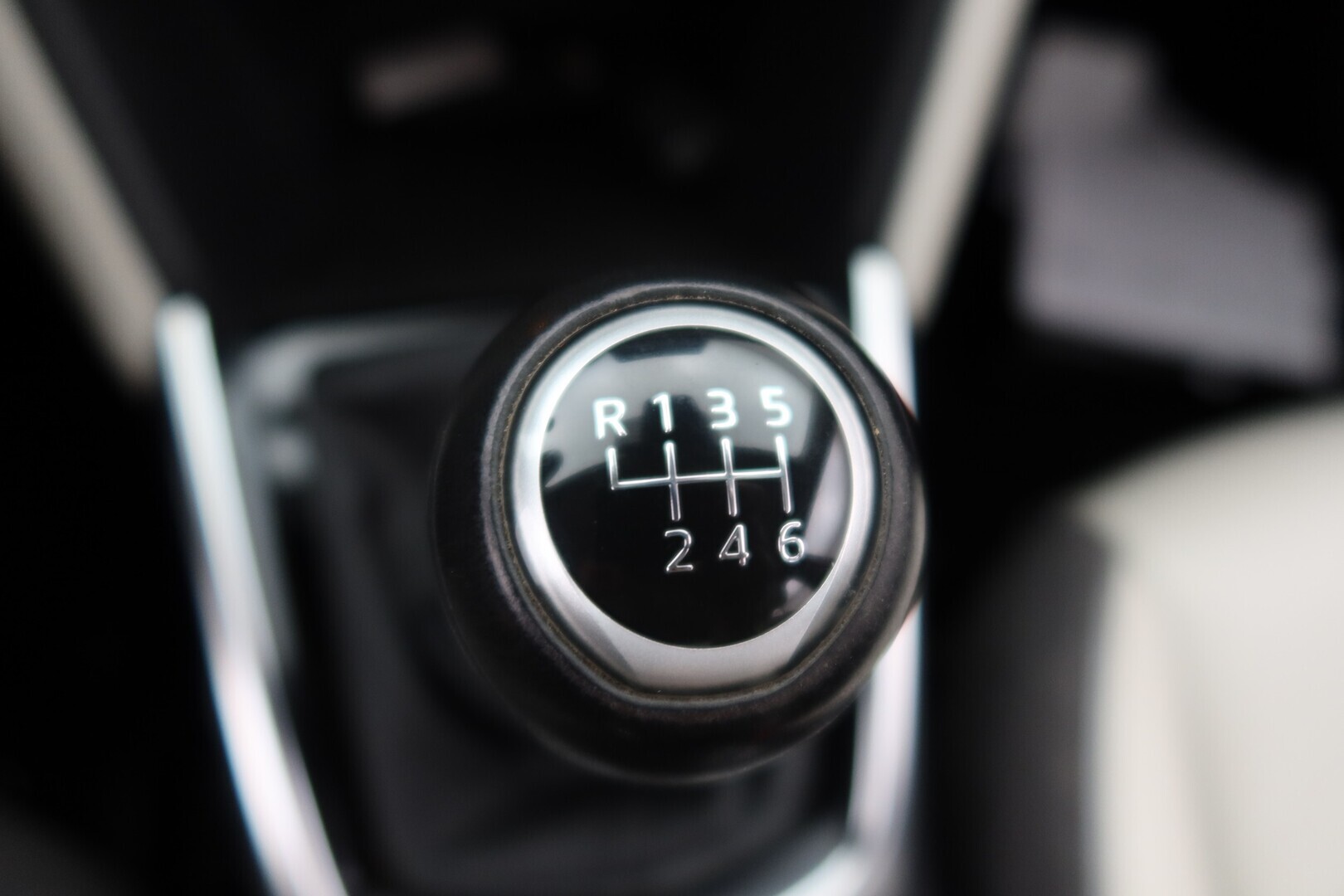 MAZDA 2 2020