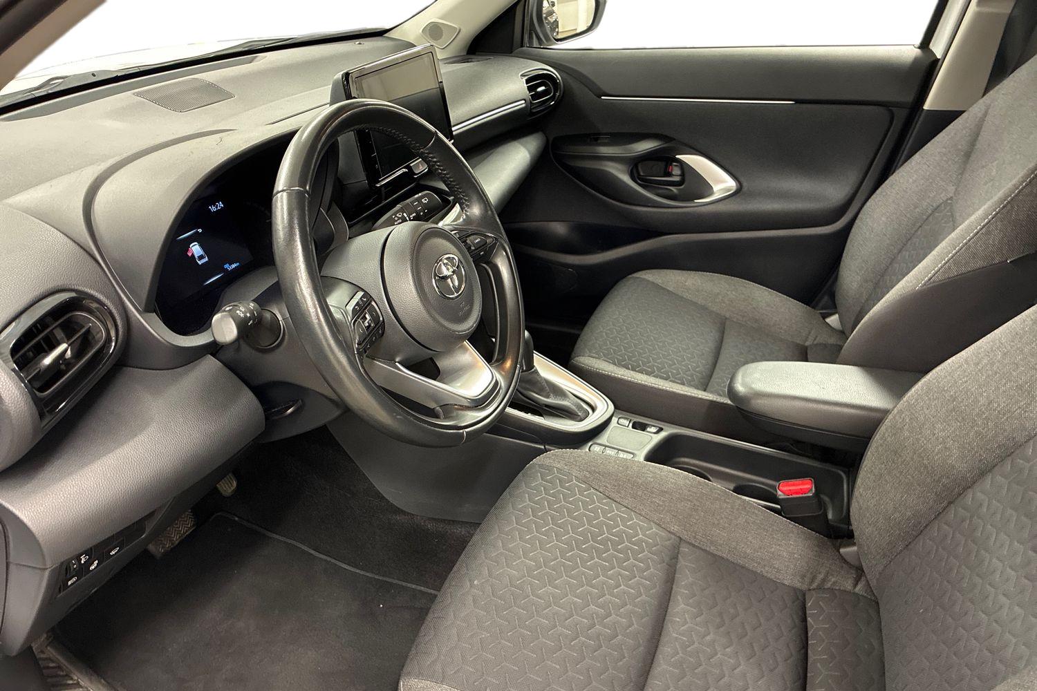 TOYOTA Yaris Cross 2024