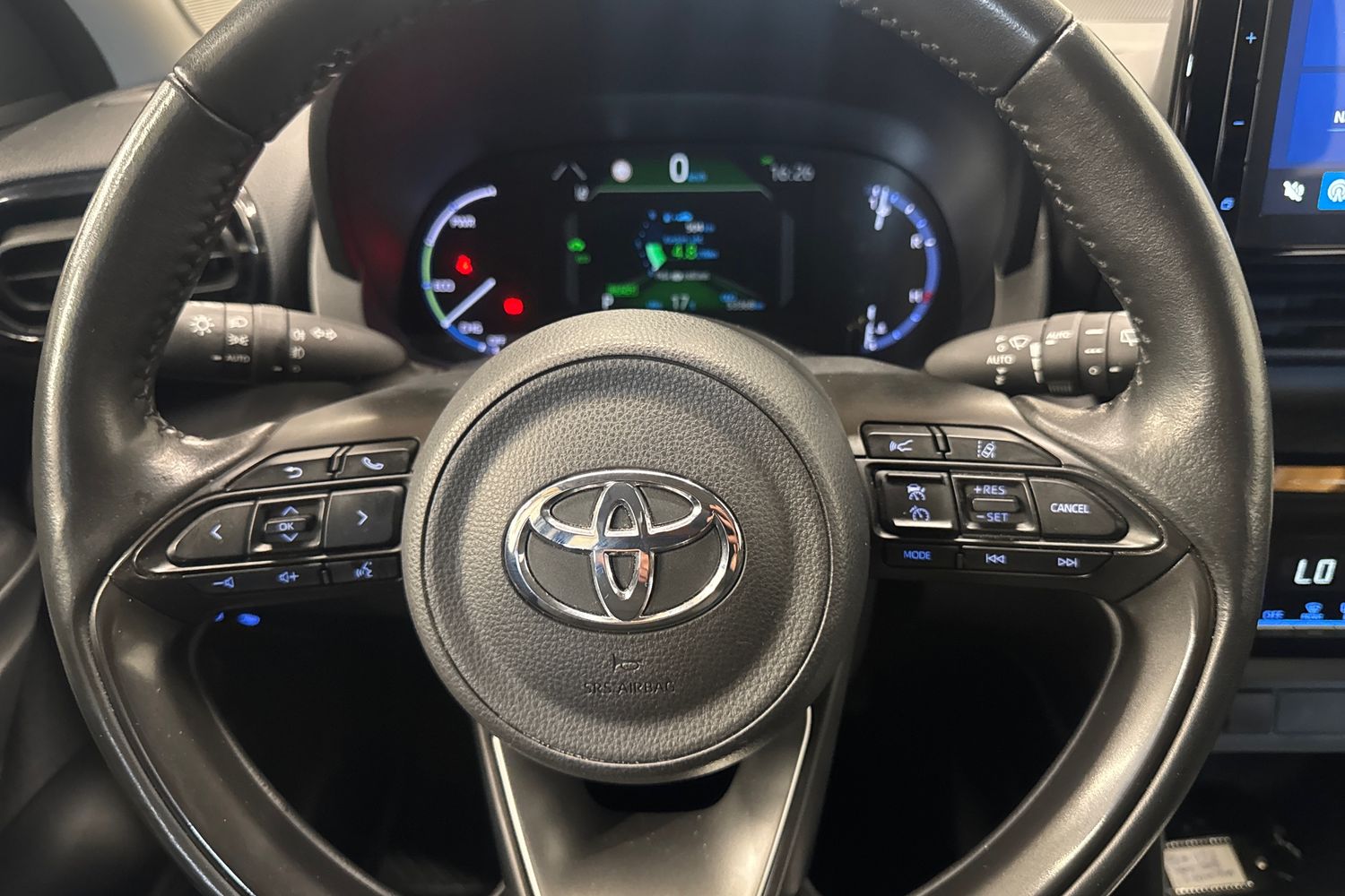 TOYOTA Yaris Cross 2024