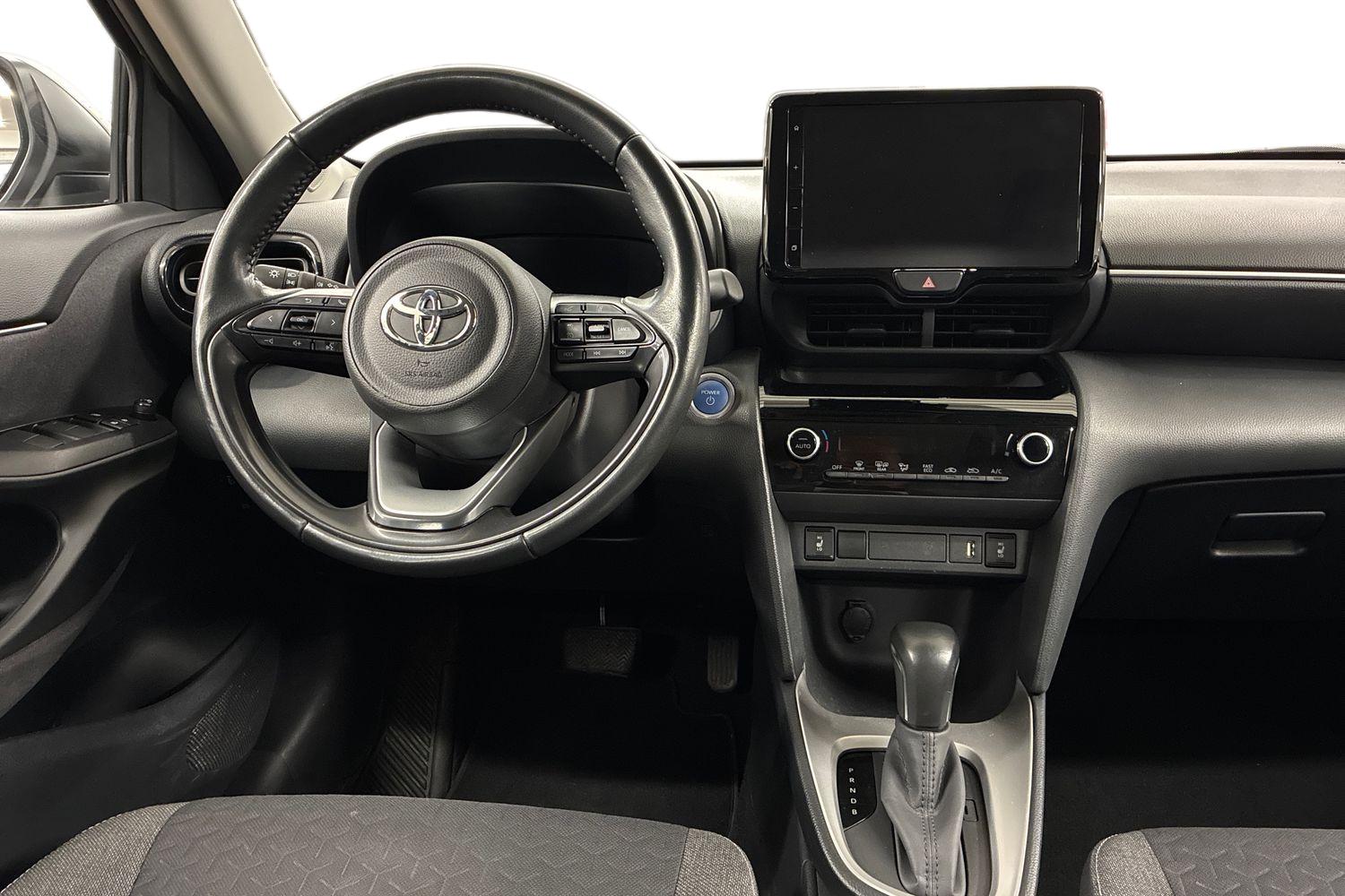 TOYOTA Yaris Cross 2024