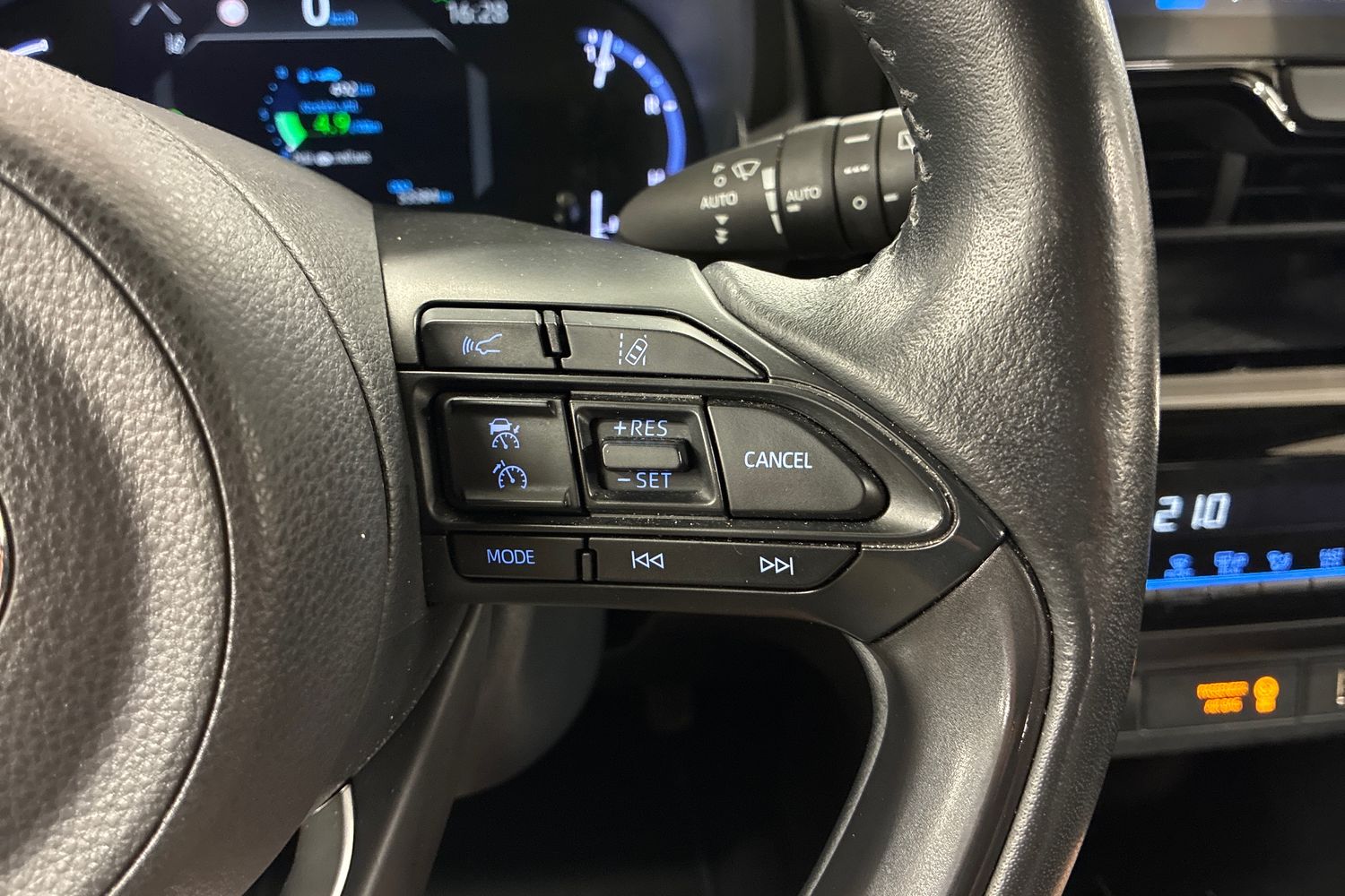 TOYOTA Yaris Cross 2024