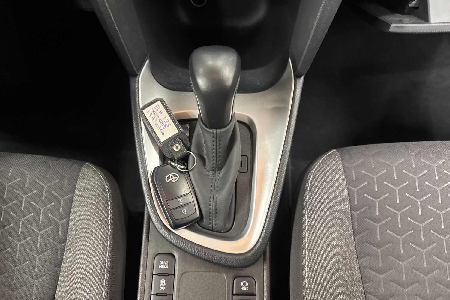 TOYOTA Yaris Cross 2024