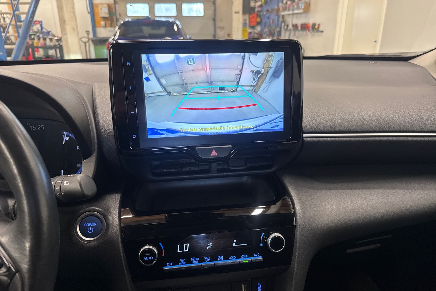 TOYOTA Yaris Cross 2024