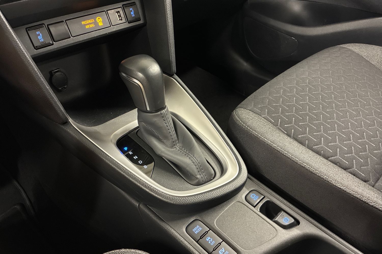 TOYOTA Yaris Cross 2024