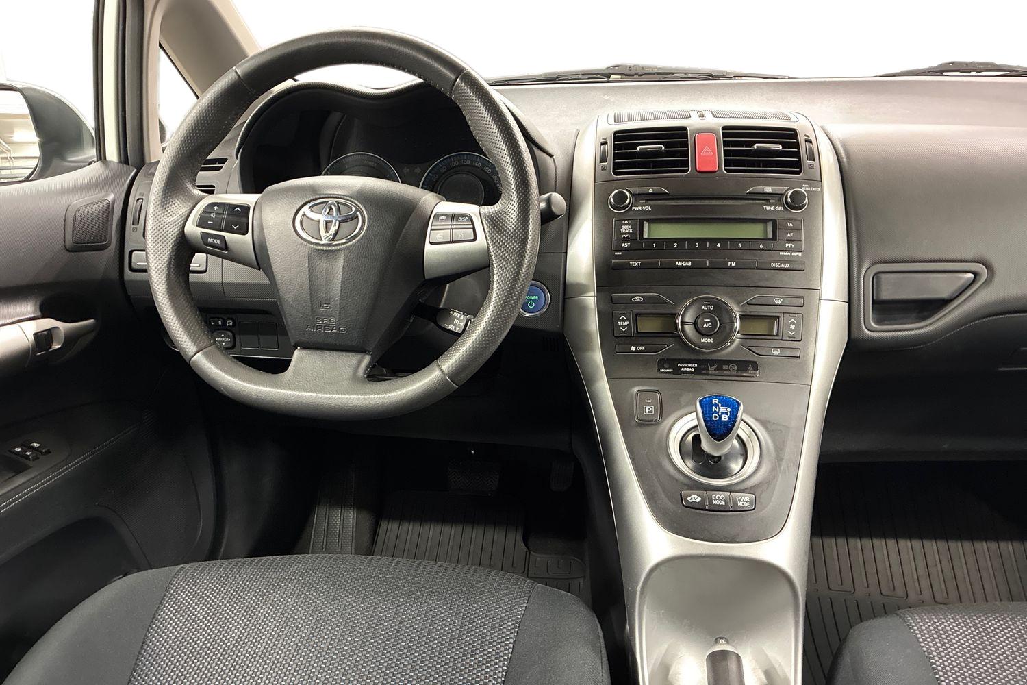 Toyota Auris 2012
