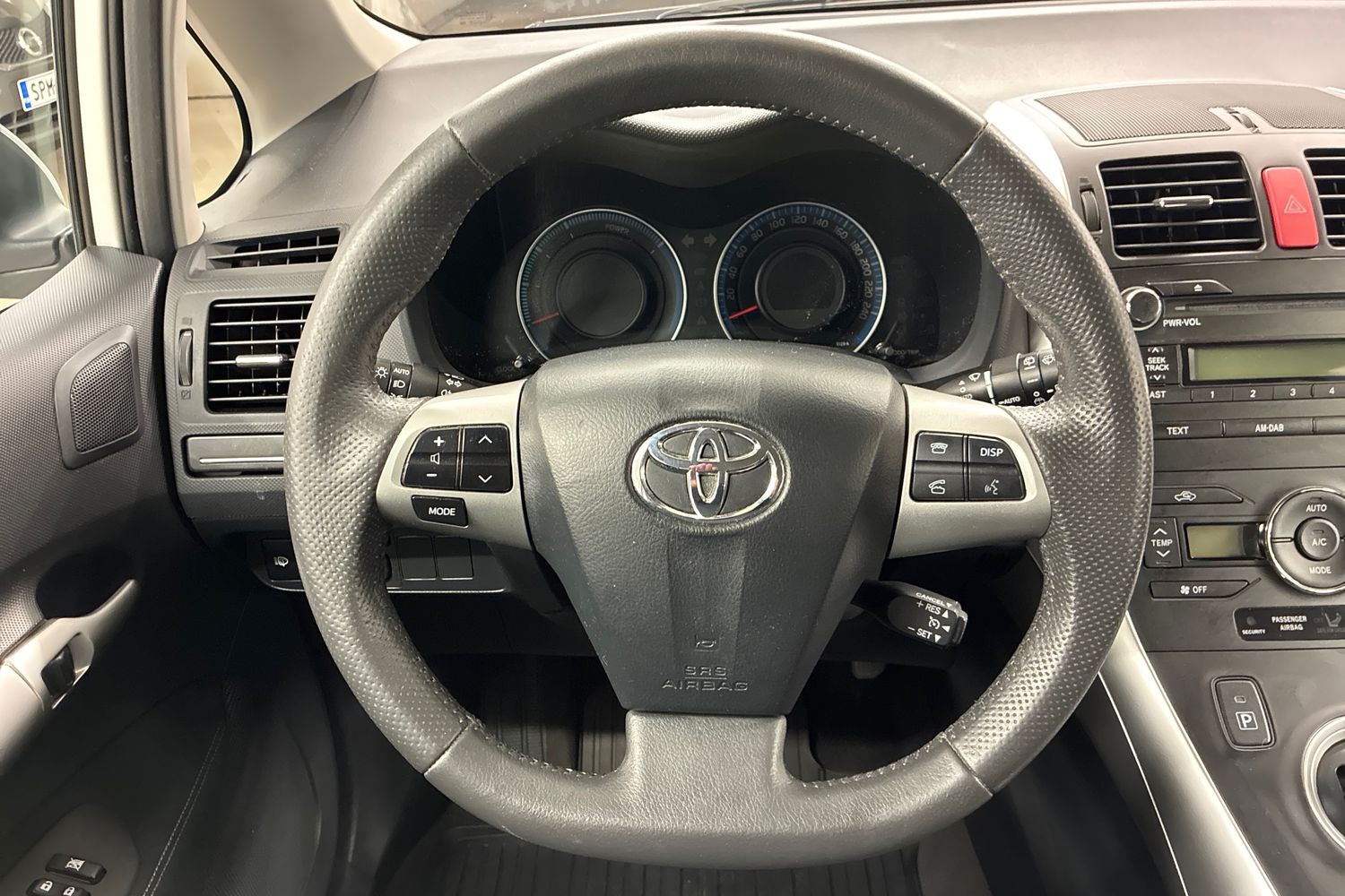 Toyota Auris 2012