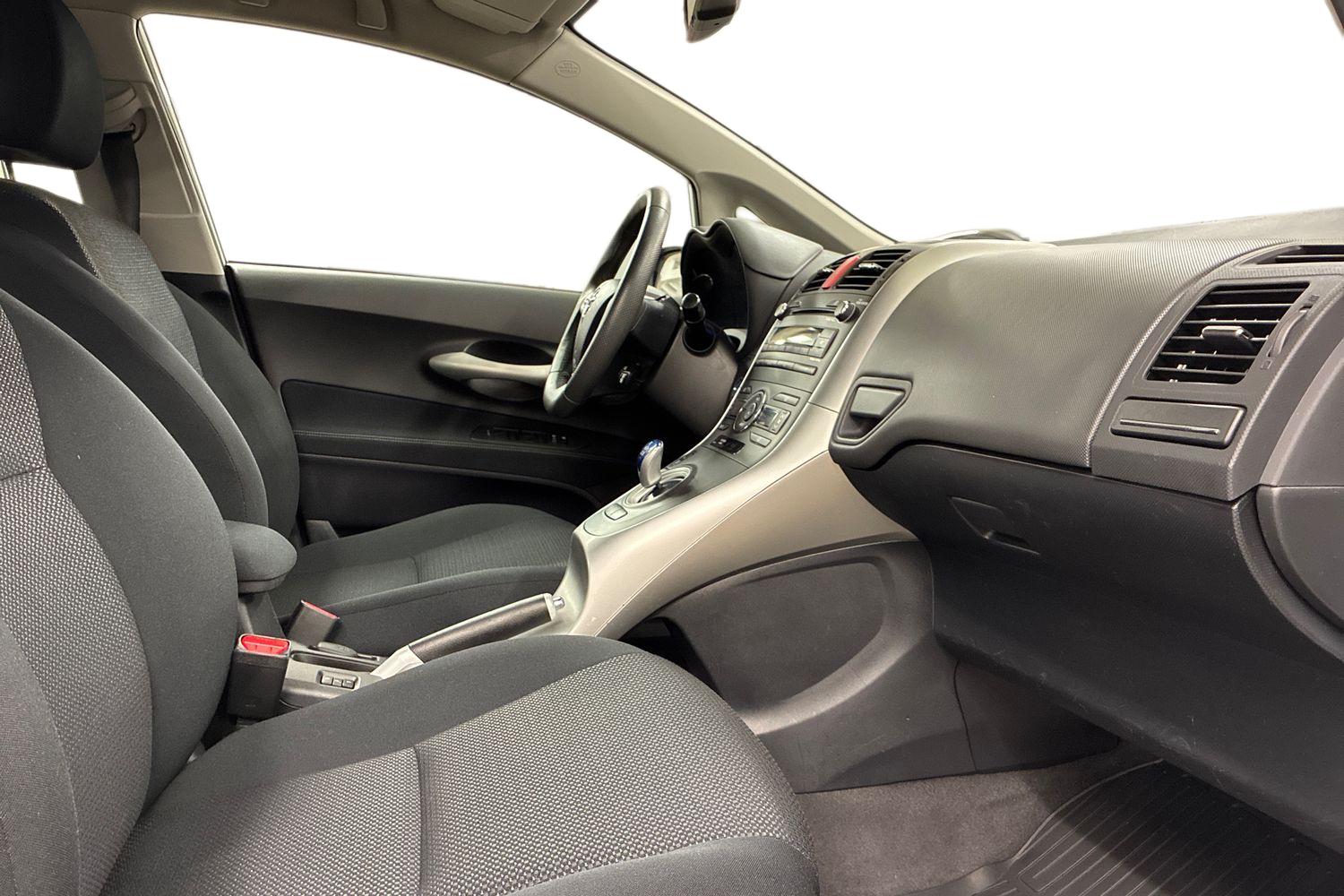 Toyota Auris 2012