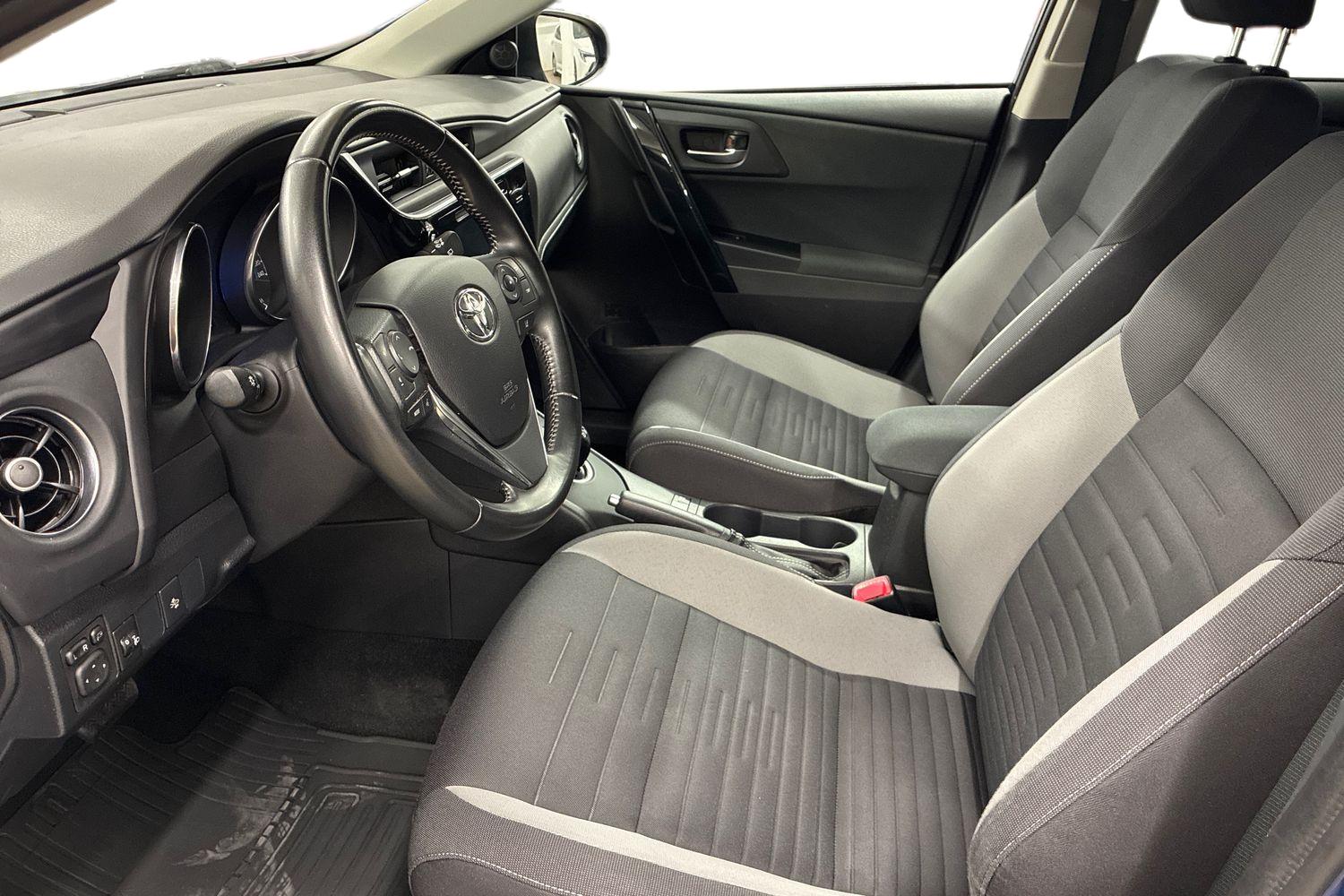 Toyota Auris 2016