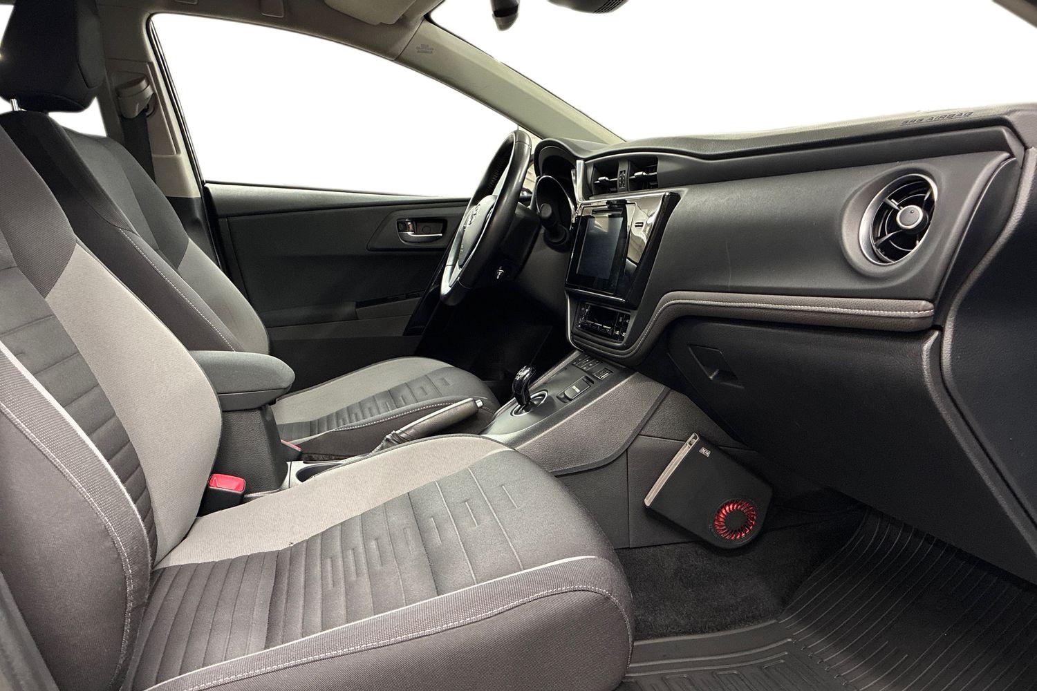 Toyota Auris 2016