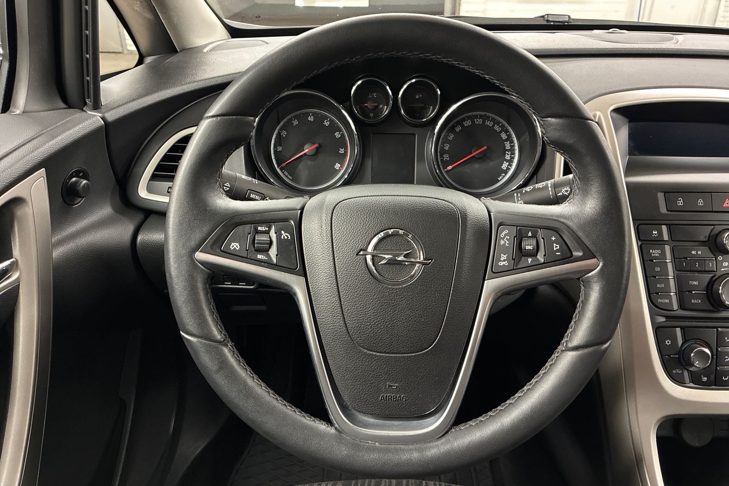Opel Astra 2012