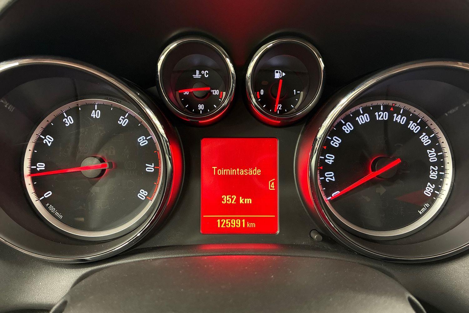 Opel Astra 2012