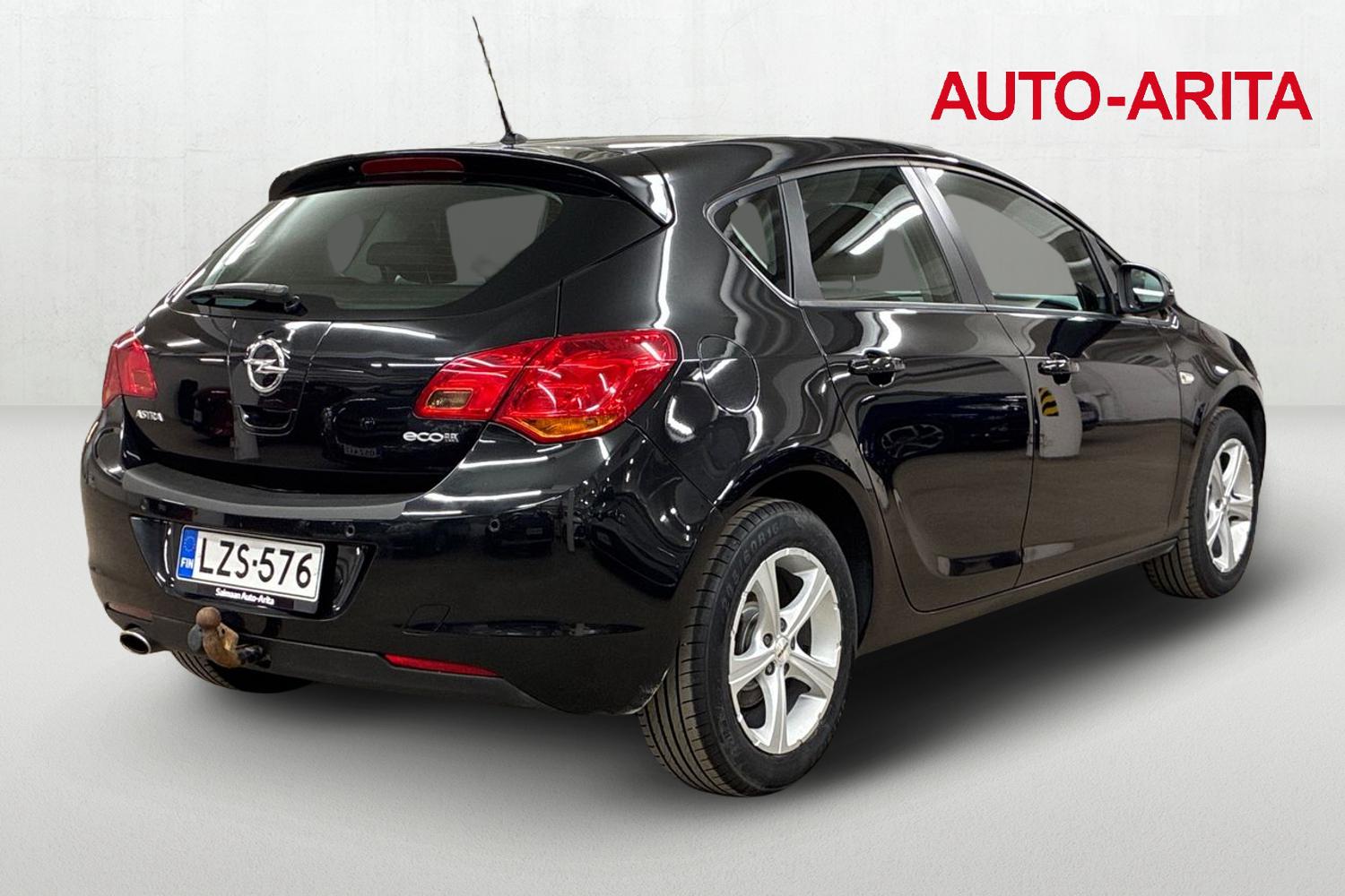 Opel Astra 2012
