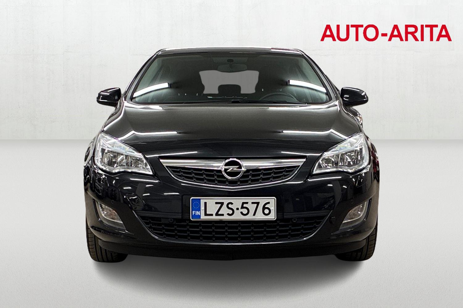 Opel Astra 2012