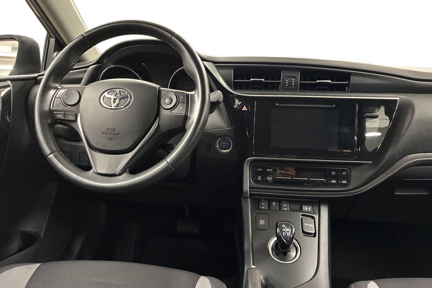 Toyota Auris 2016