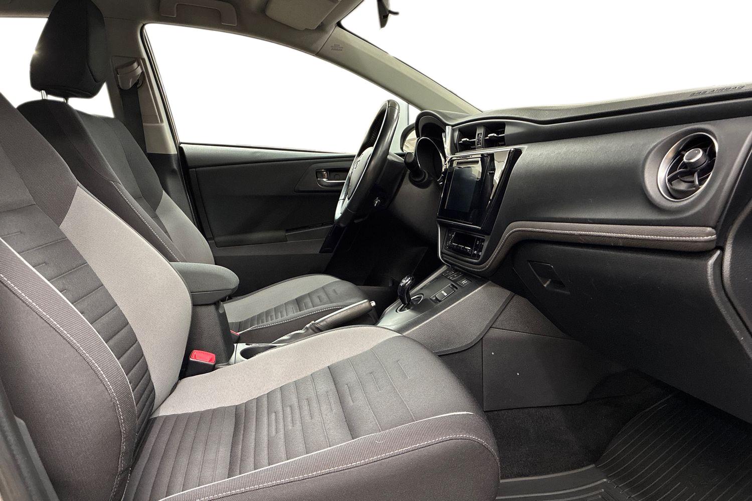 Toyota Auris 2016
