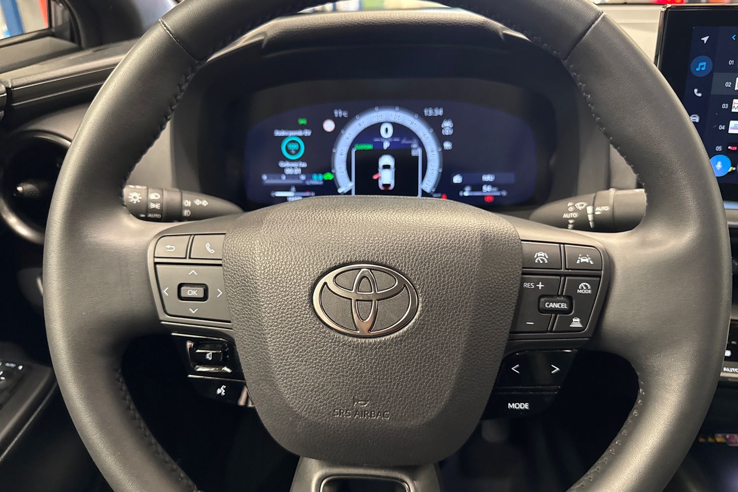 TOYOTA C-HR 2024
