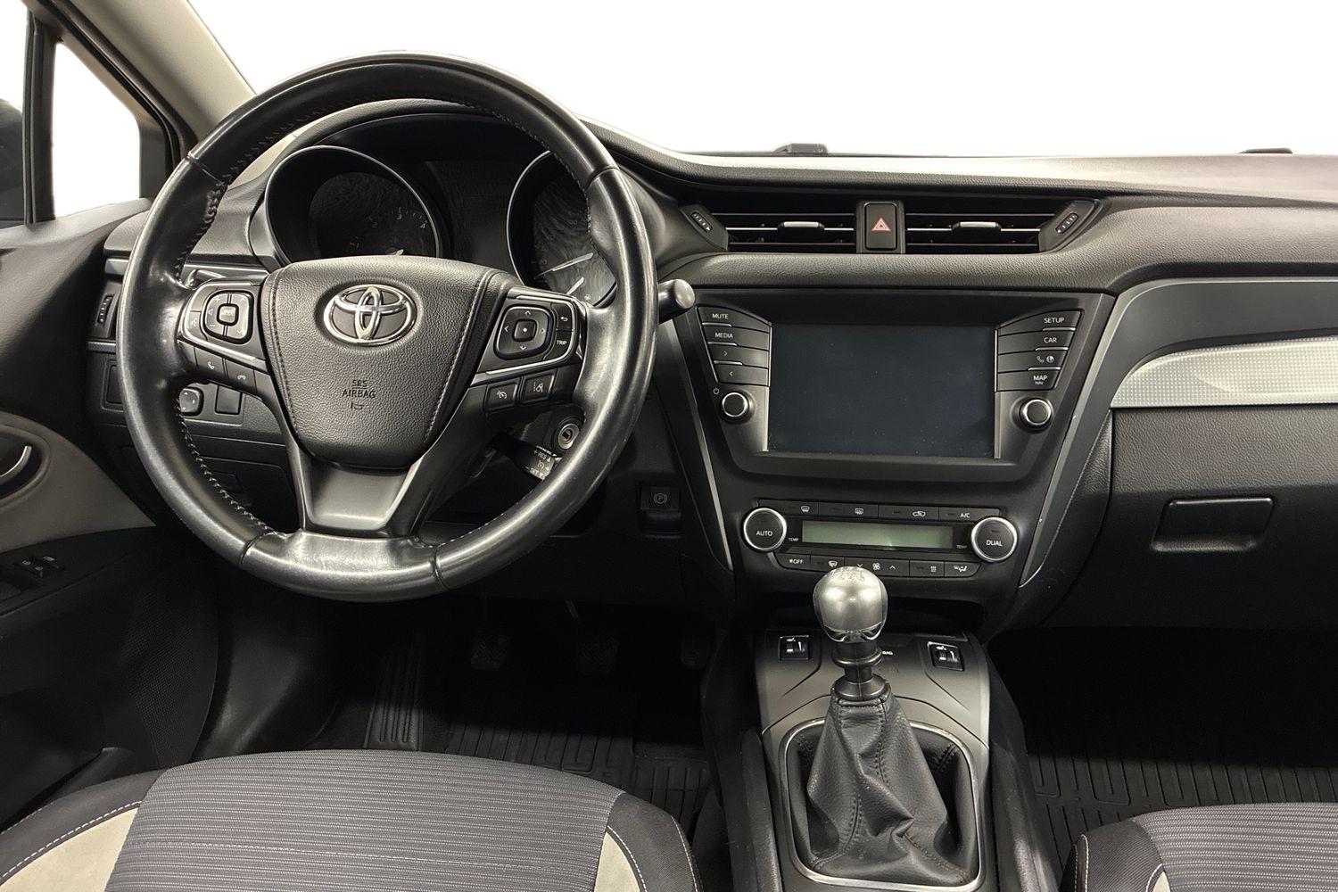 Toyota Avensis 2016