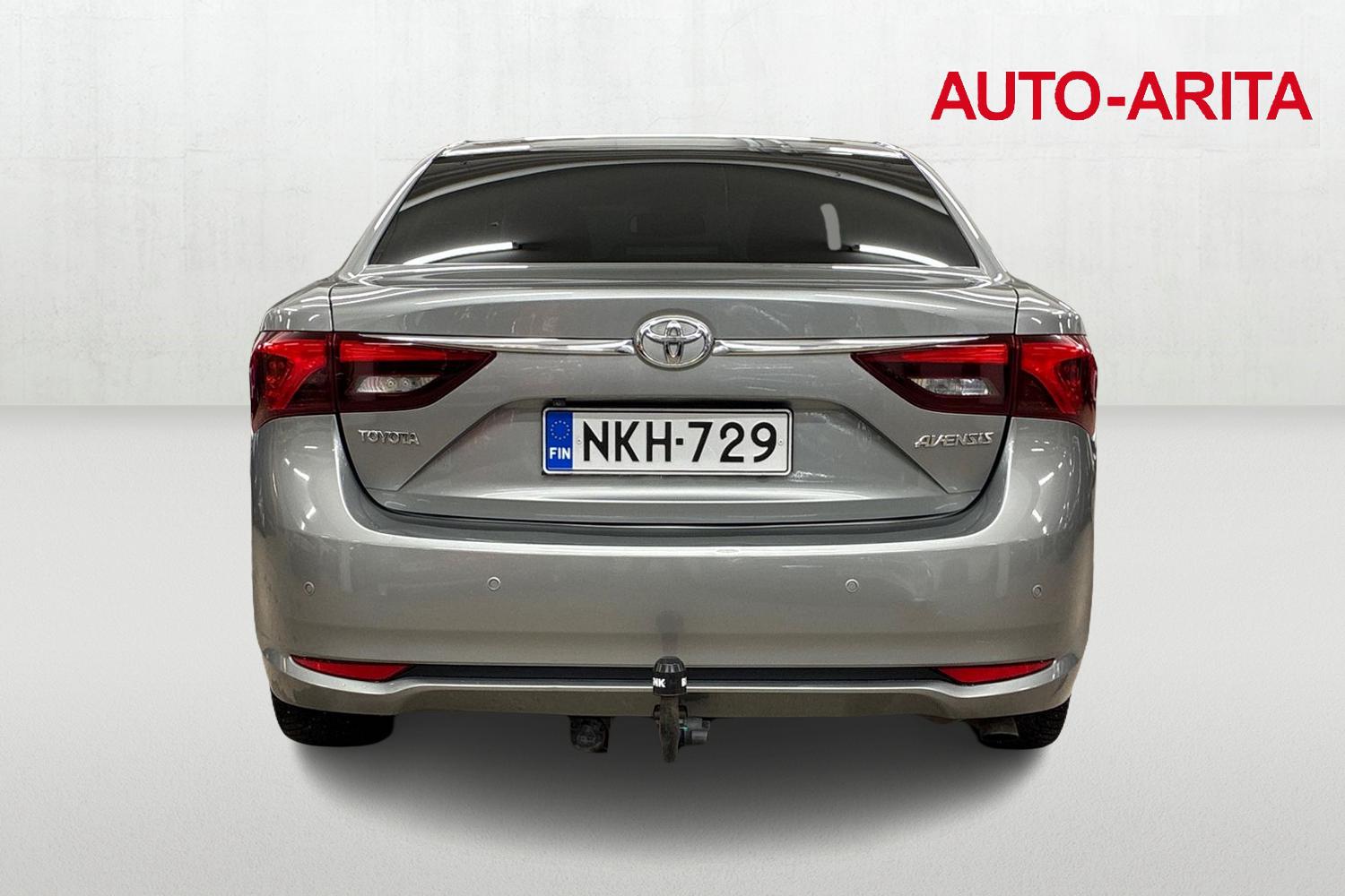 Toyota Avensis 2016