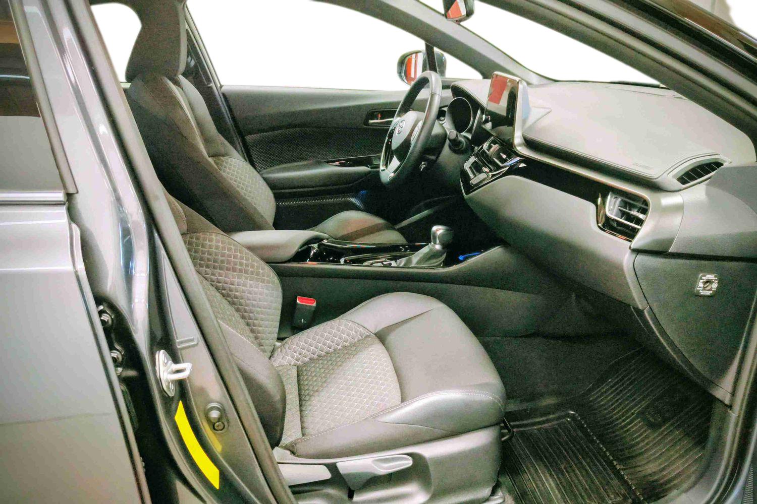 TOYOTA C-HR 2023