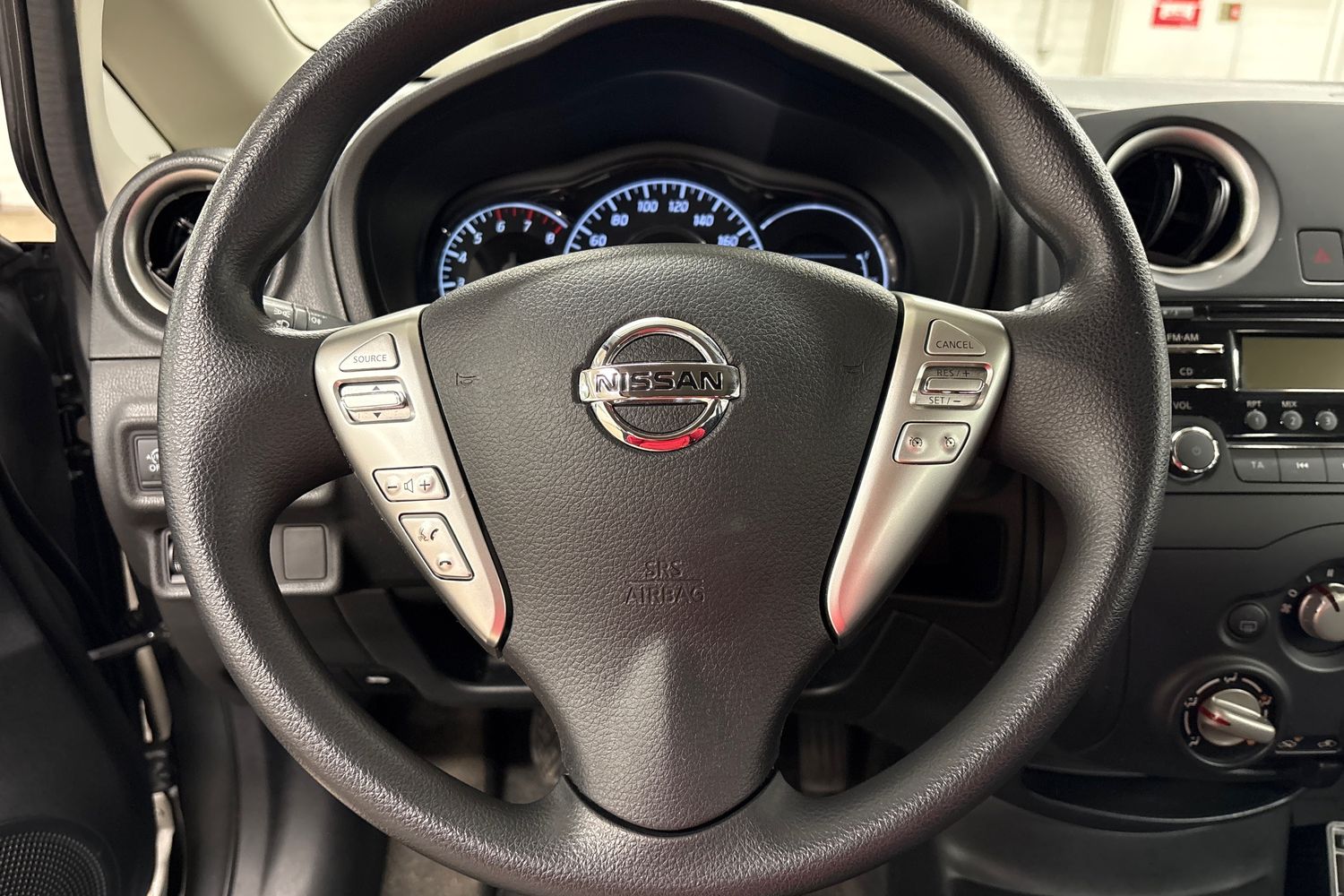 NISSAN Note 2015