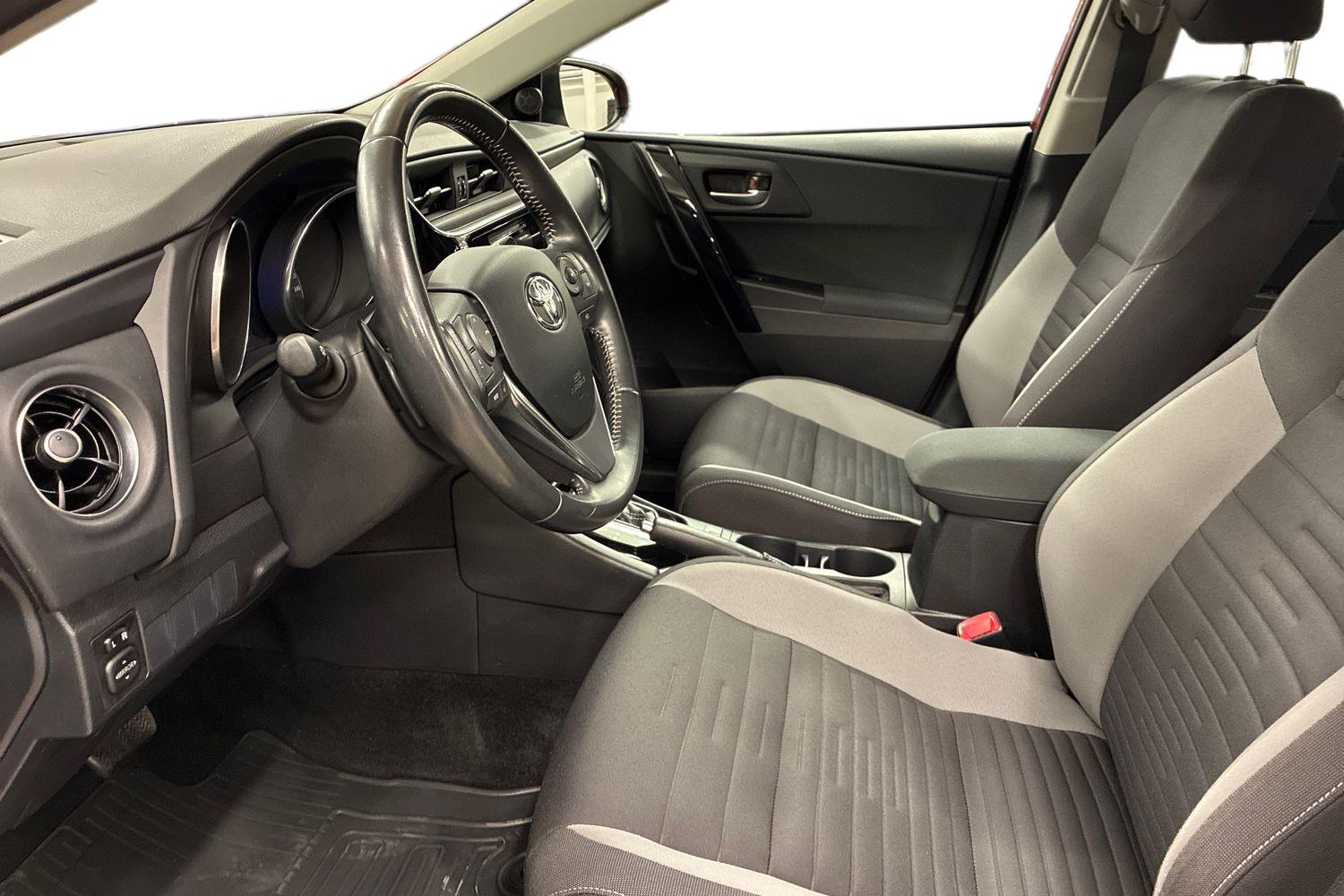 Toyota Auris 2016
