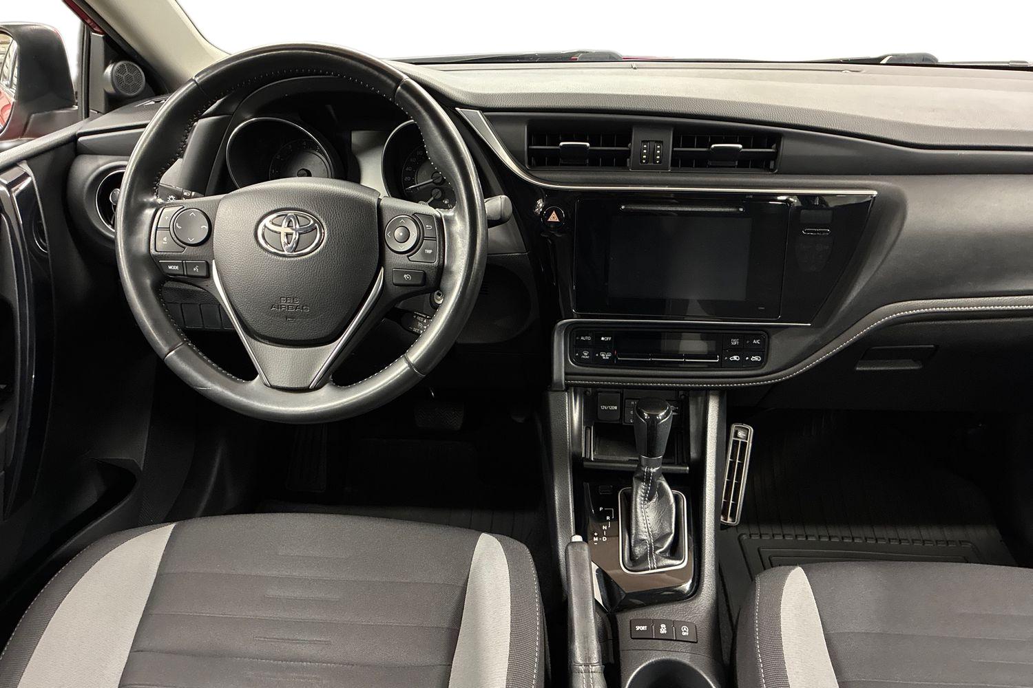 Toyota Auris 2016