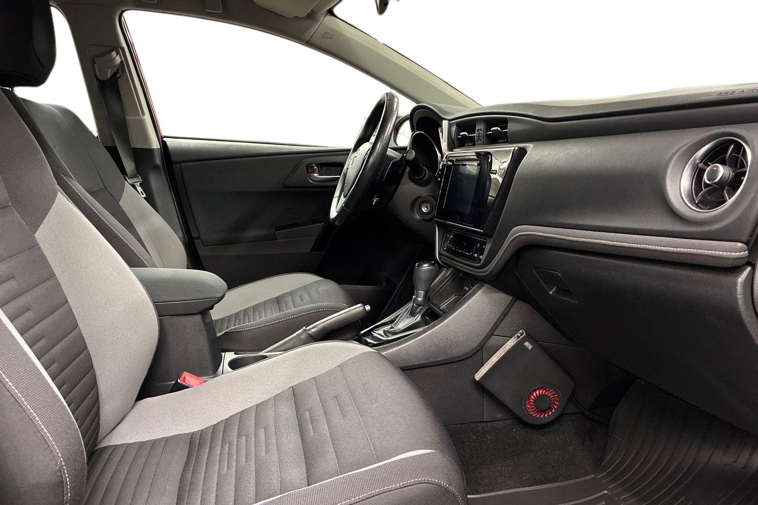 Toyota Auris 2016