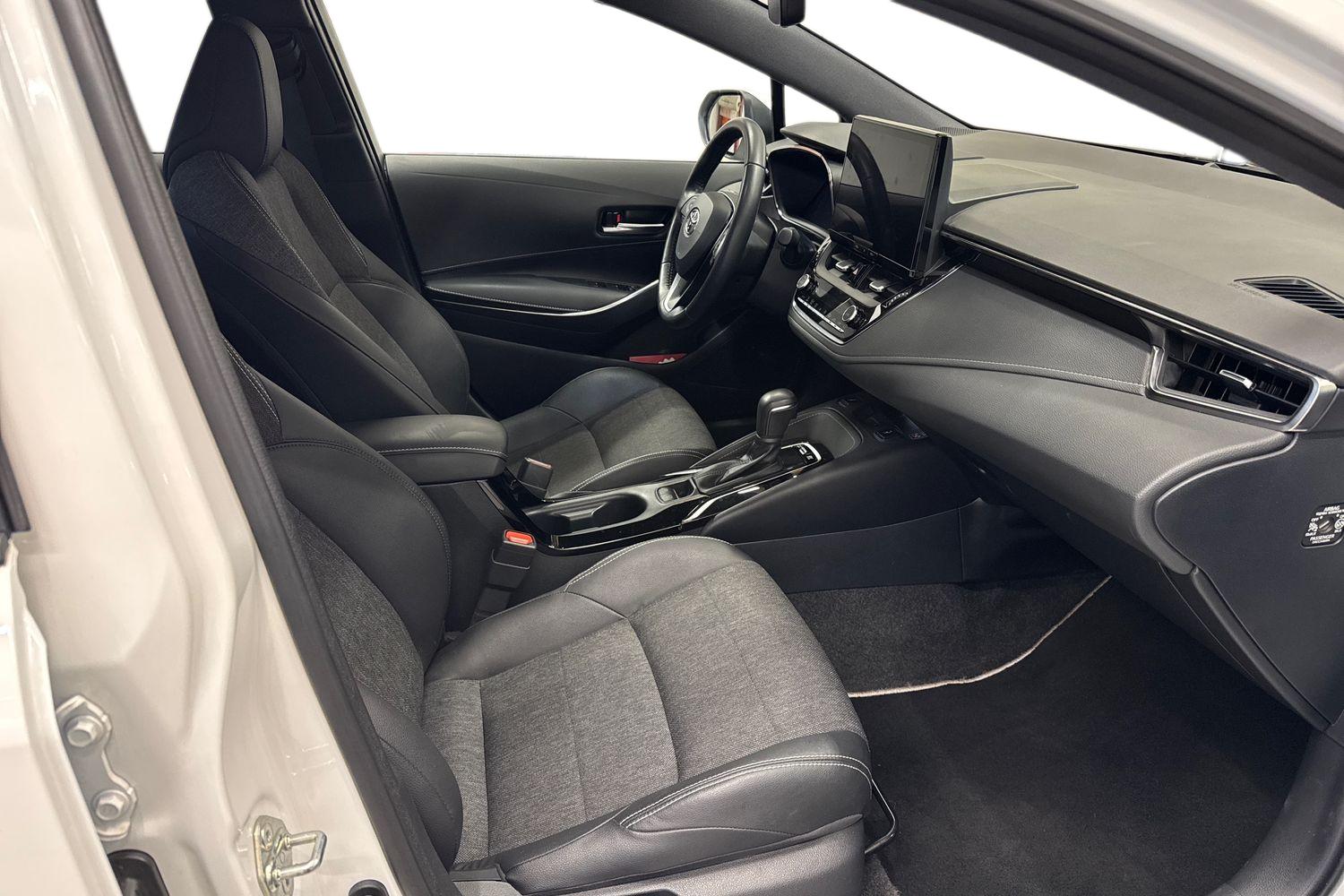 TOYOTA COROLLA 2023