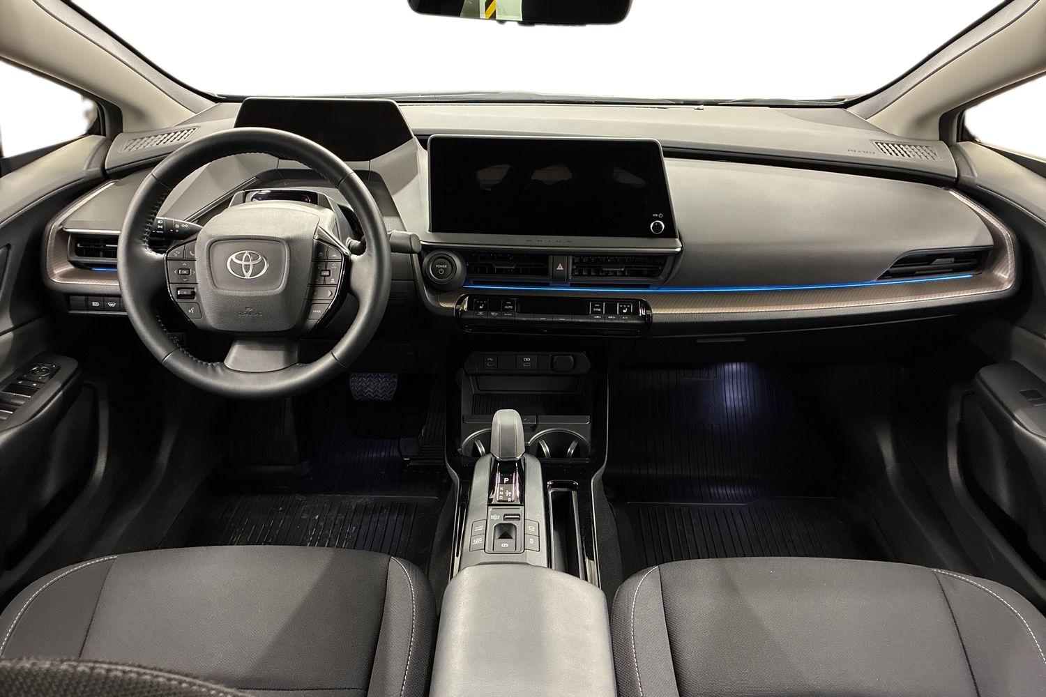 Toyota Prius Plug-in 2024