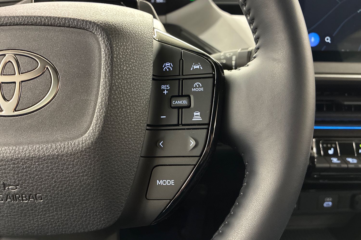 Toyota Prius Plug-in 2024