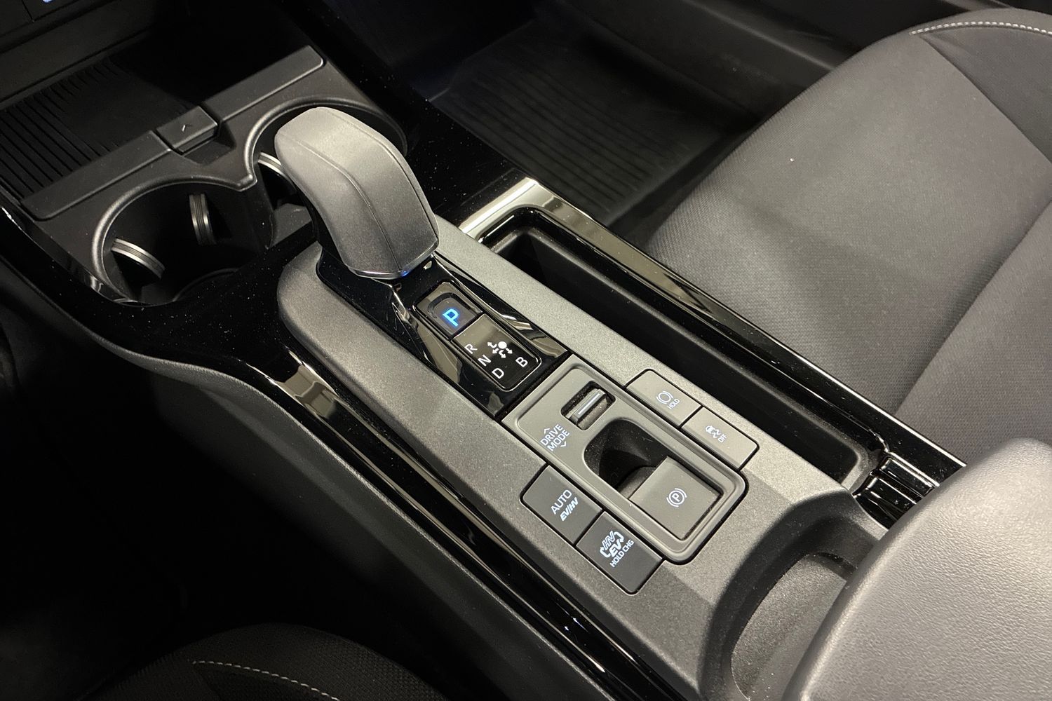 Toyota Prius Plug-in 2024