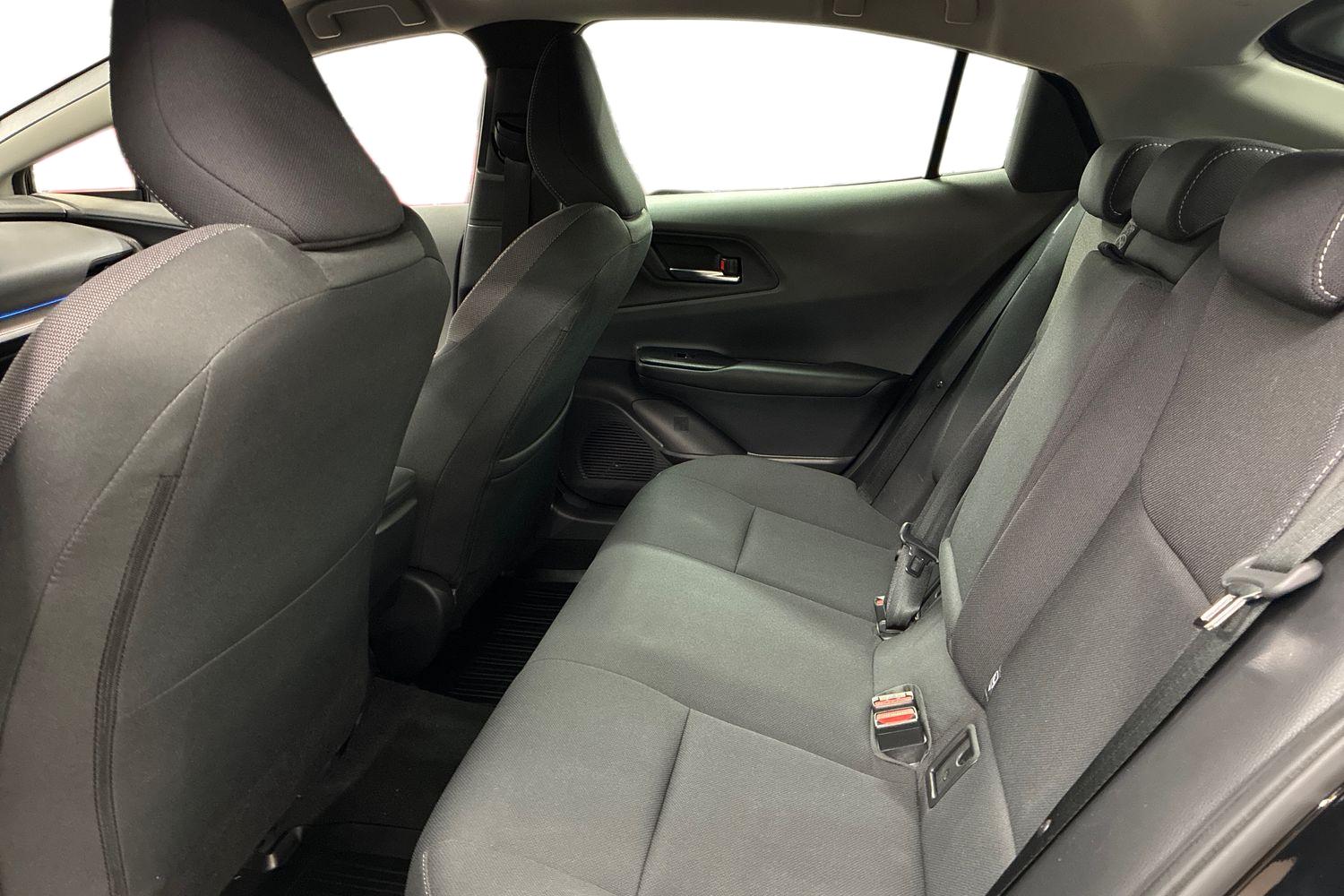 Toyota Prius Plug-in 2024