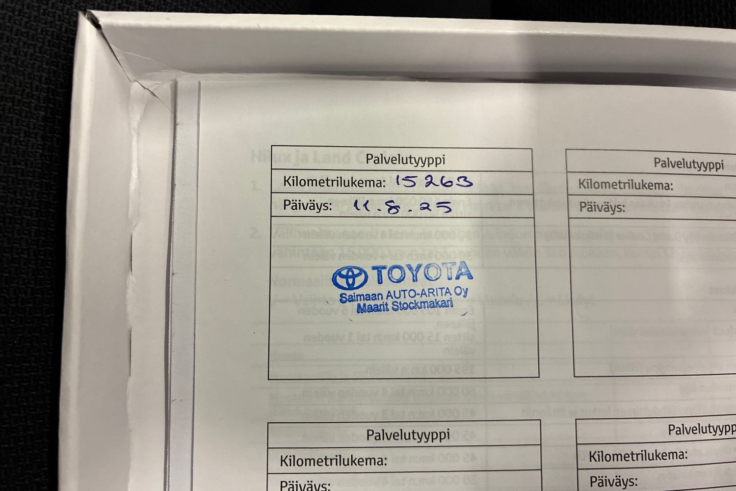 Toyota Prius Plug-in 2024