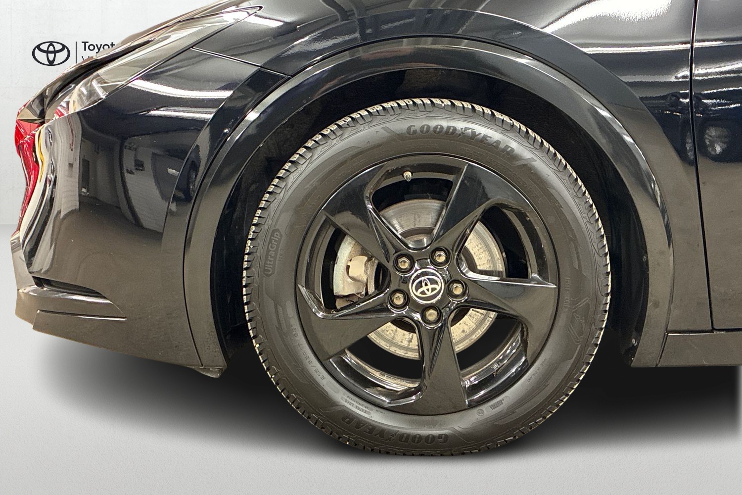 Toyota Prius Plug-in 2024