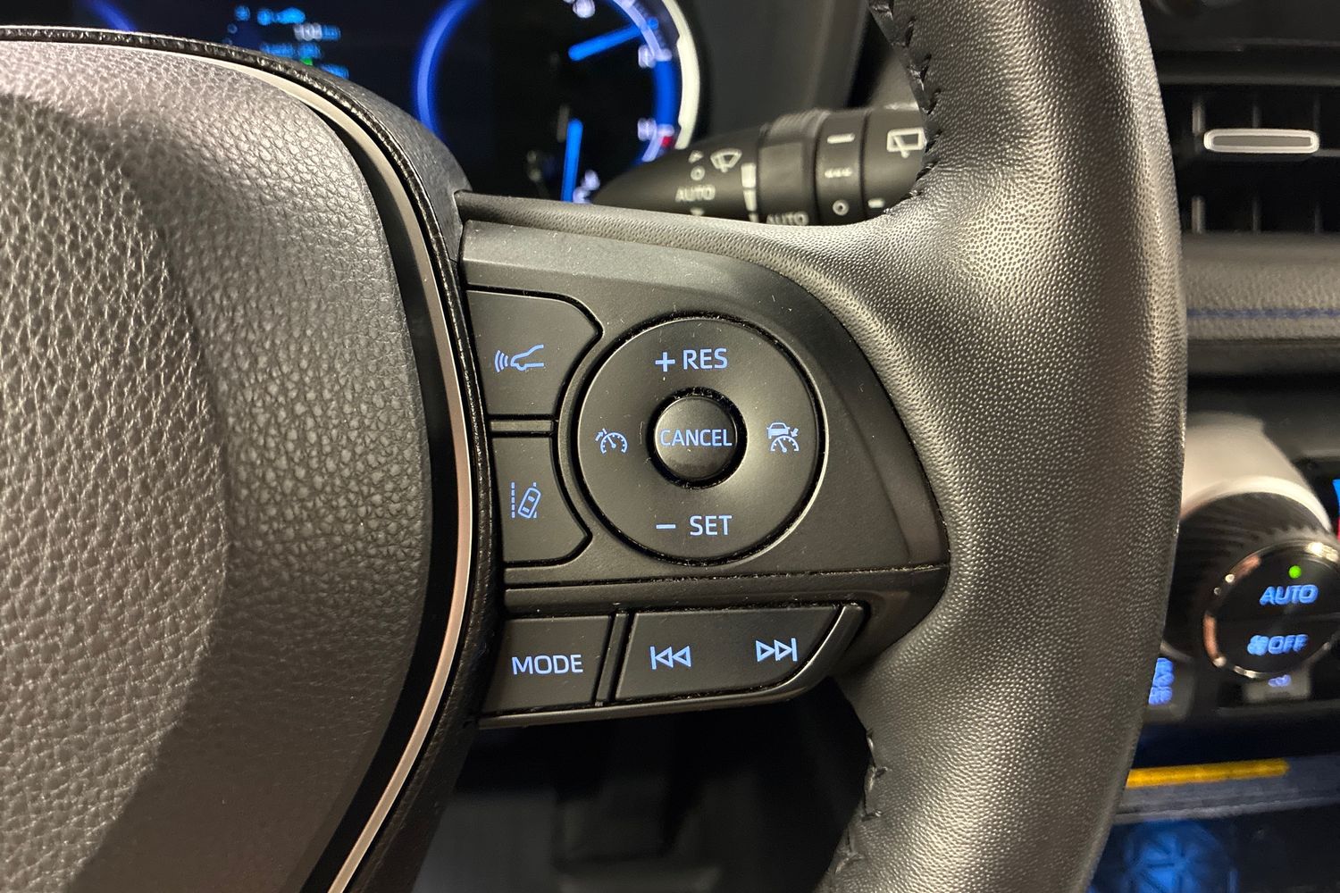 TOYOTA RAV4 2021