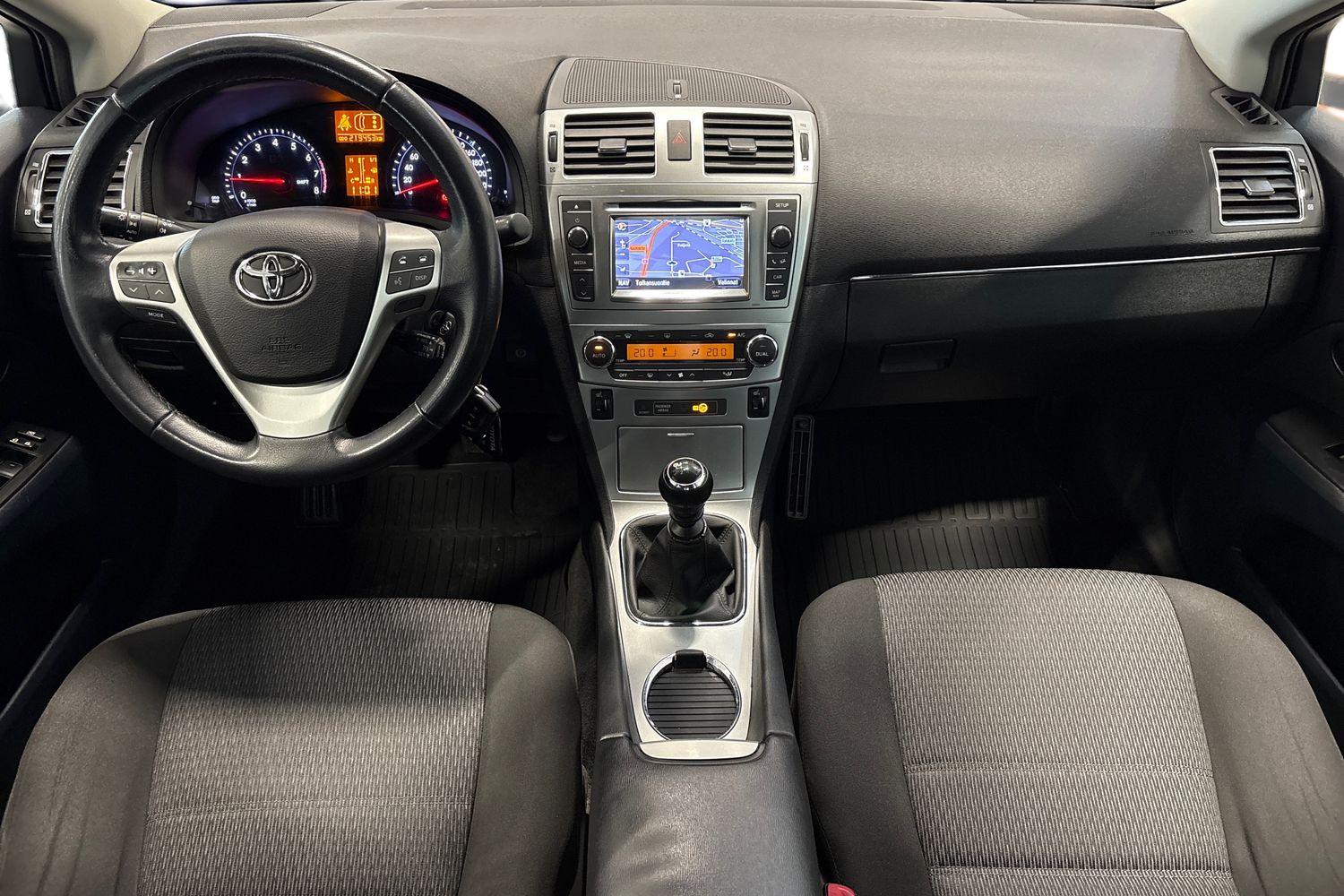 TOYOTA AVENSIS 2012