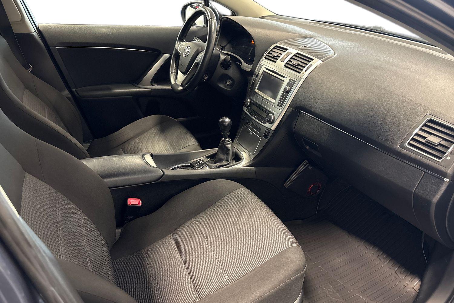 TOYOTA AVENSIS 2012