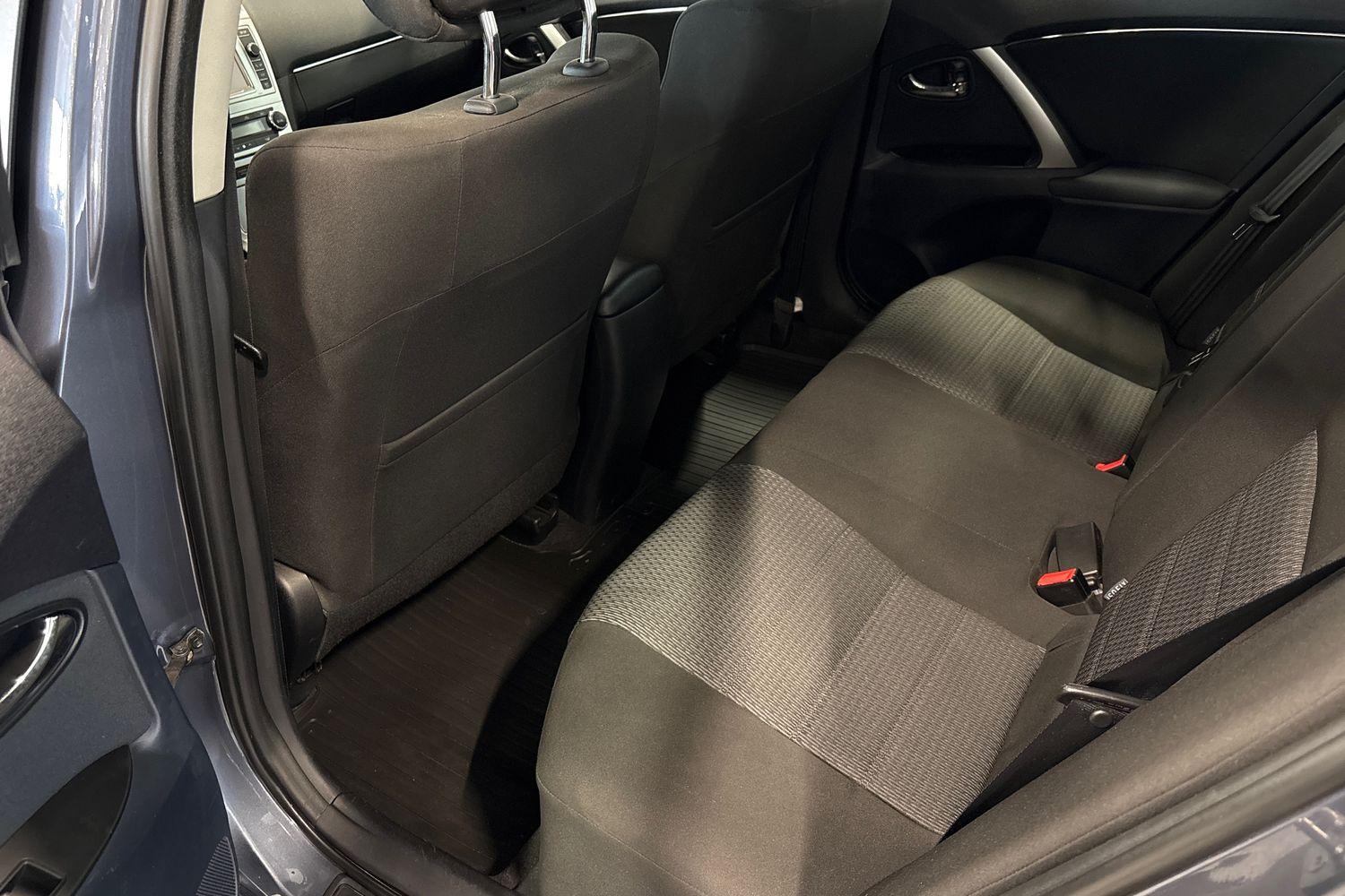 TOYOTA AVENSIS 2012